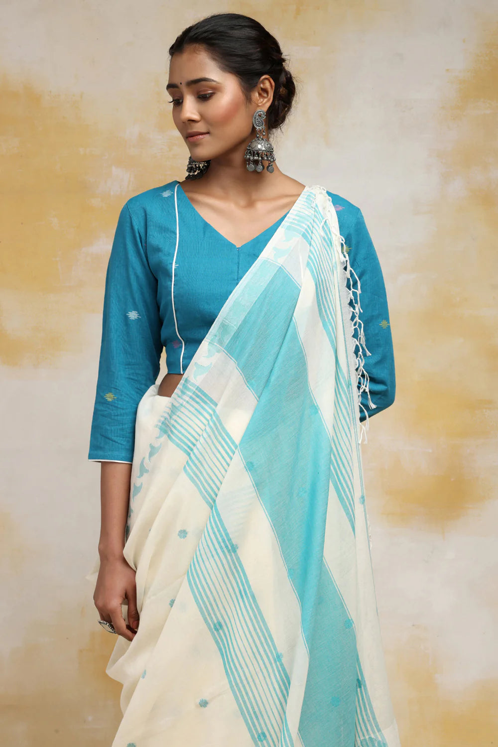 Handloom Off White & Sky Blue Soft Cotton Jamdani Saree