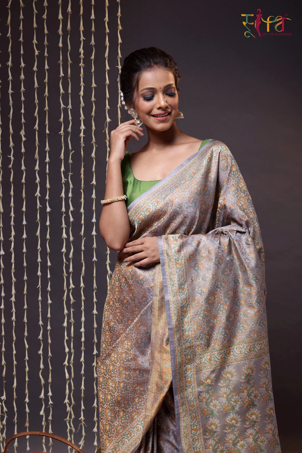 Handloom Grey Pure Silk Tanchoi Banarasi Saree