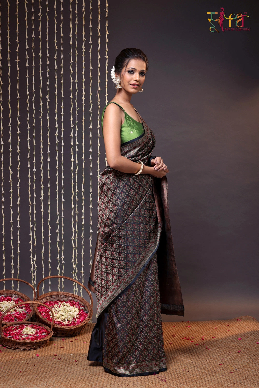 Black Handloom Pure Silk Tanchoi Banarasi Saree