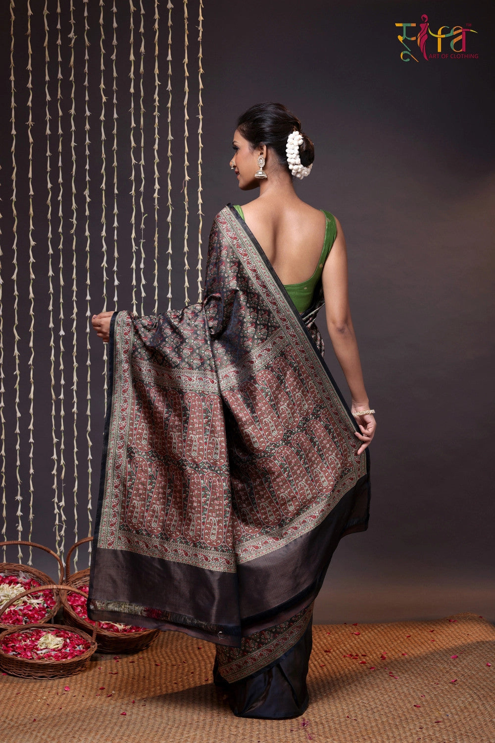 Black Handloom Pure Silk Tanchoi Banarasi Saree