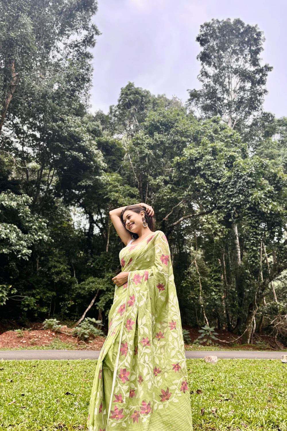 Handloom Greeny Pure Cotton Jamdani Saree