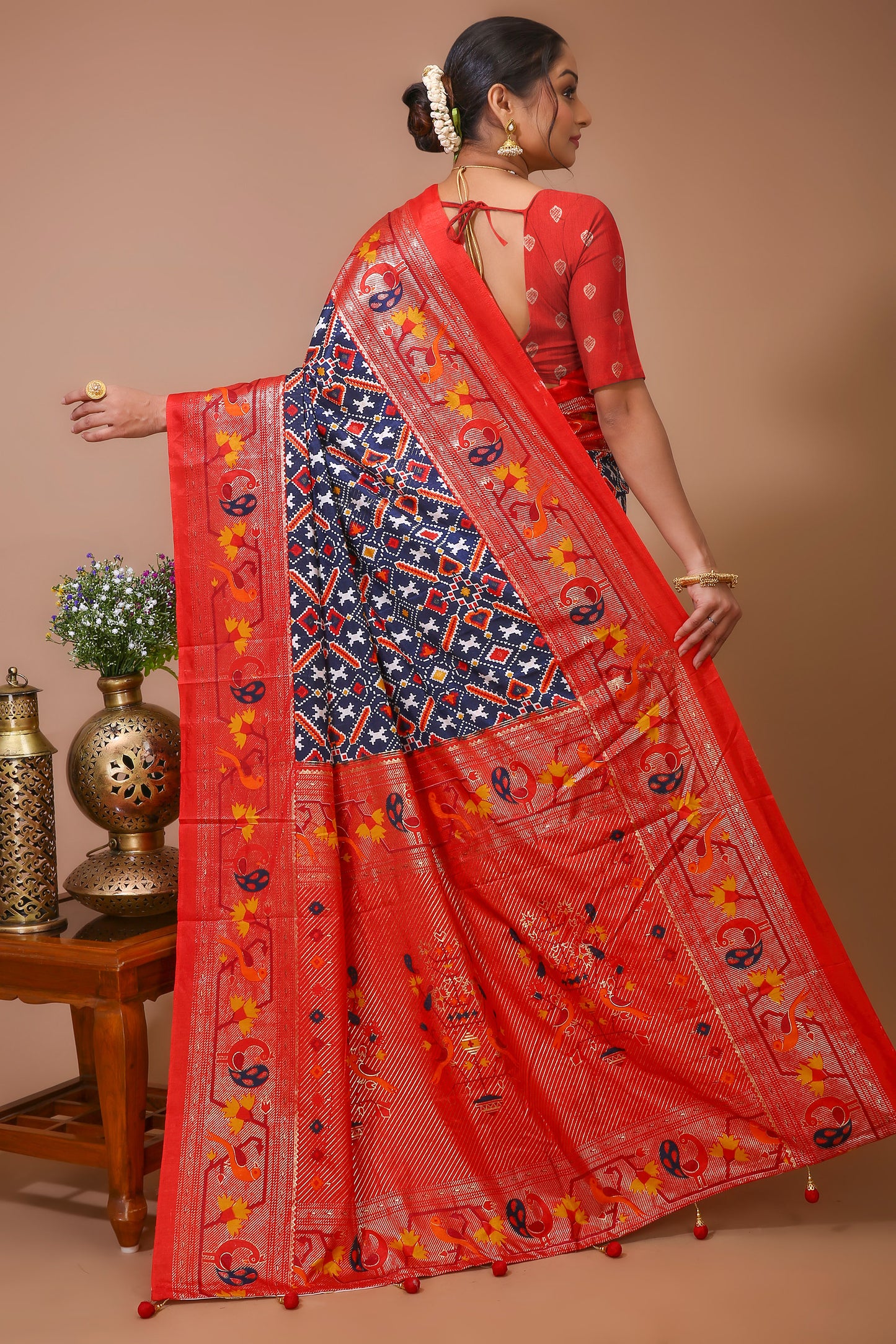 Dori Red Blue Silk Patola Print Saree