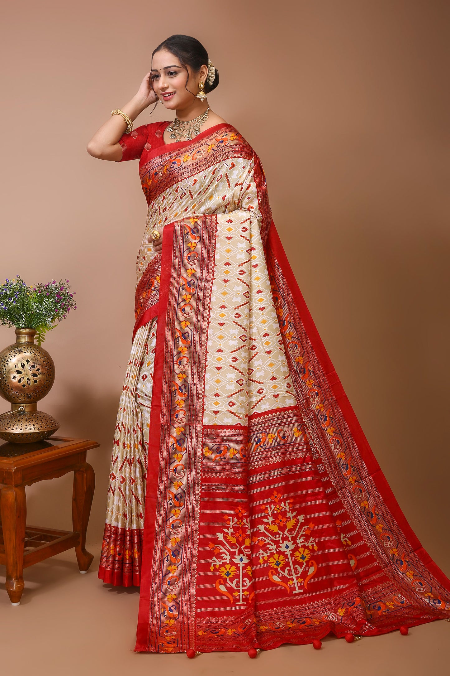 Dori Red White Silk Patola Print Saree