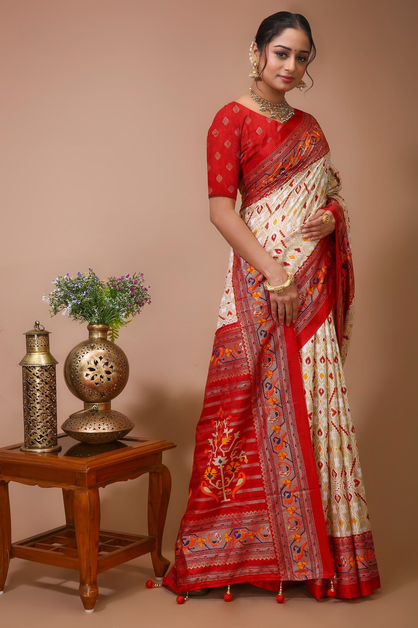 Dori Red White Silk Patola Print Saree