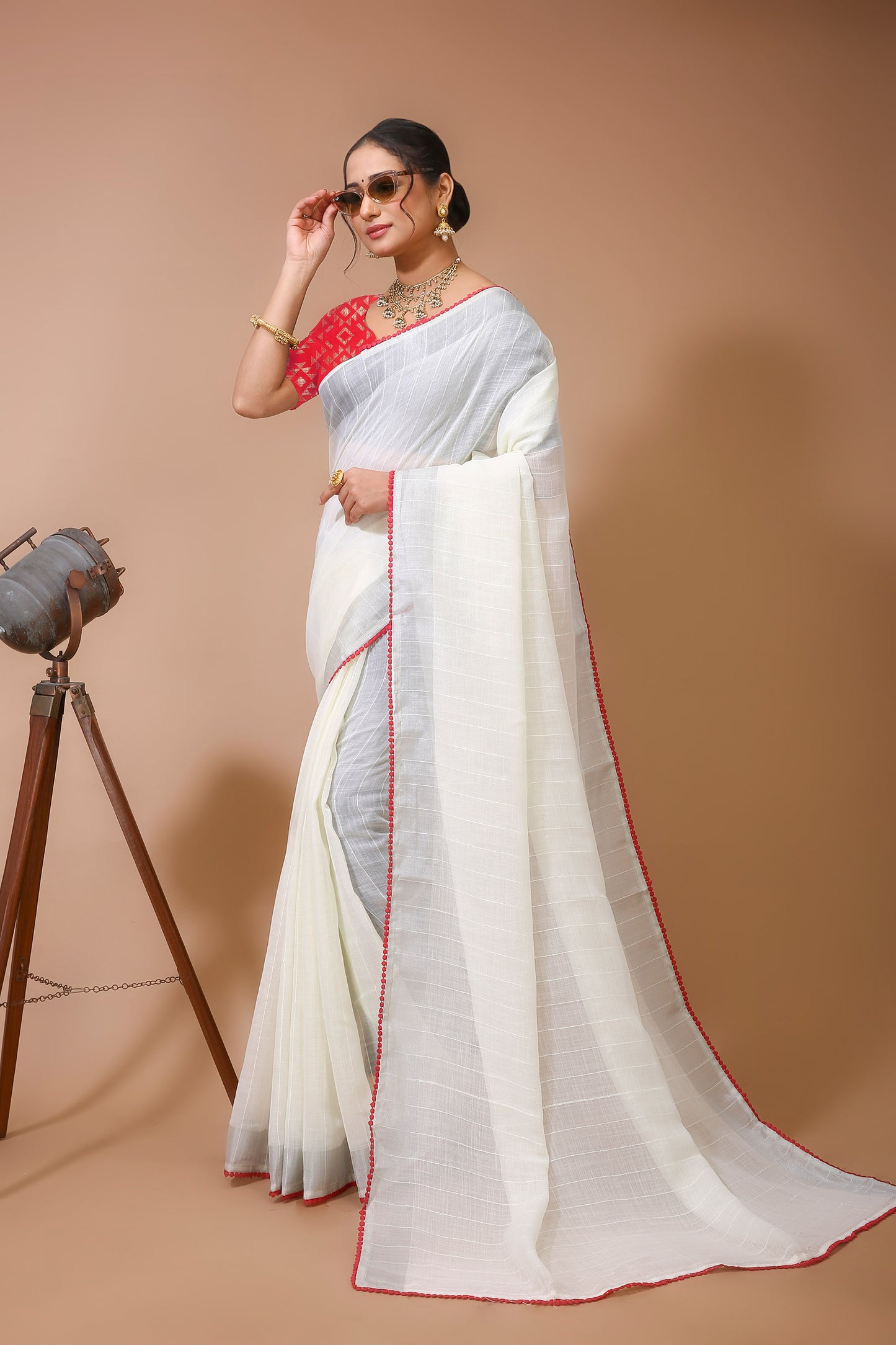 Dori White Red Linen Silk Saree