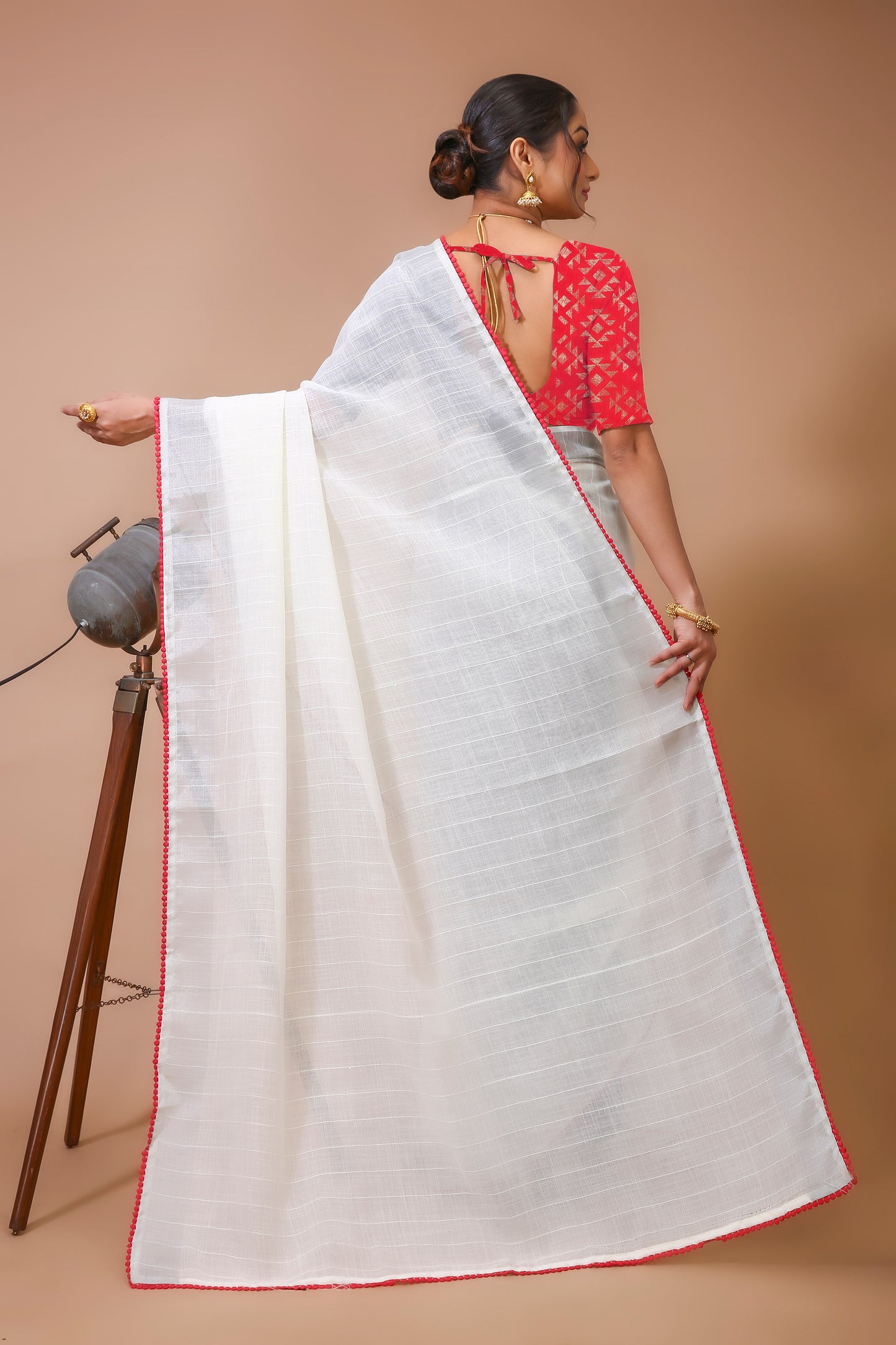 Dori White Red Linen Silk Saree