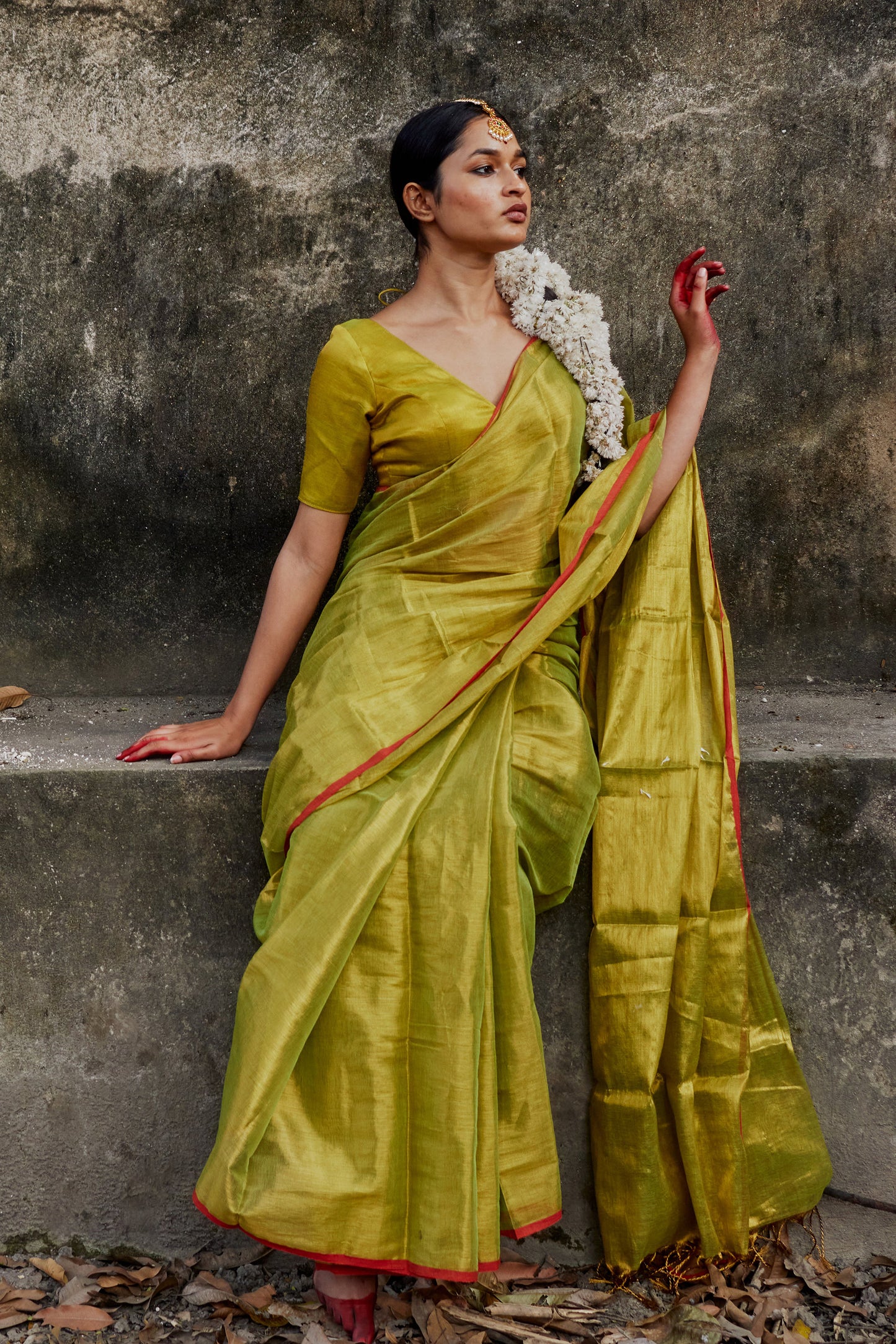 Kapittha I Neon green tissue saree