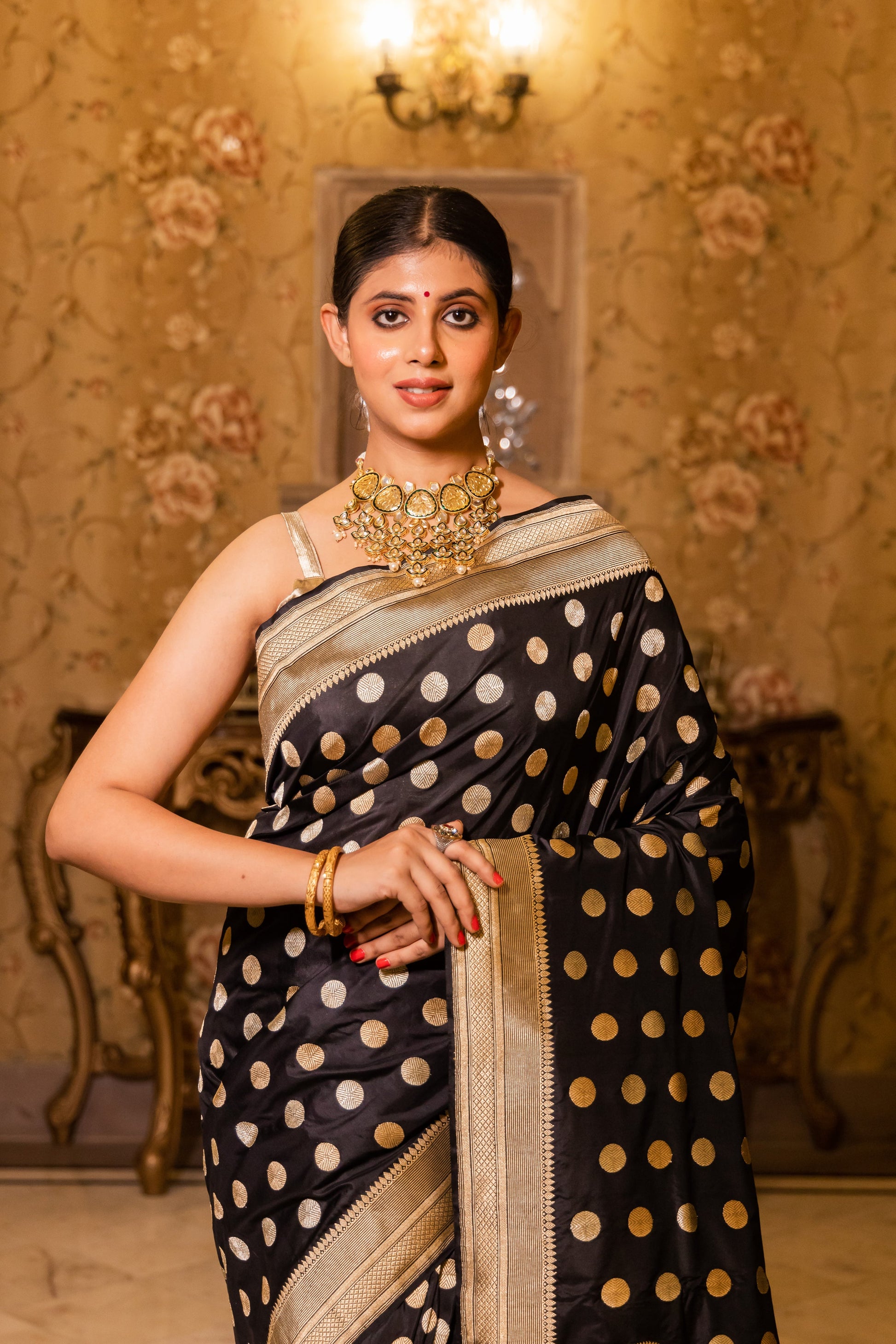 Black Handwoven Kadwa Katan Silk Saree - Panaya