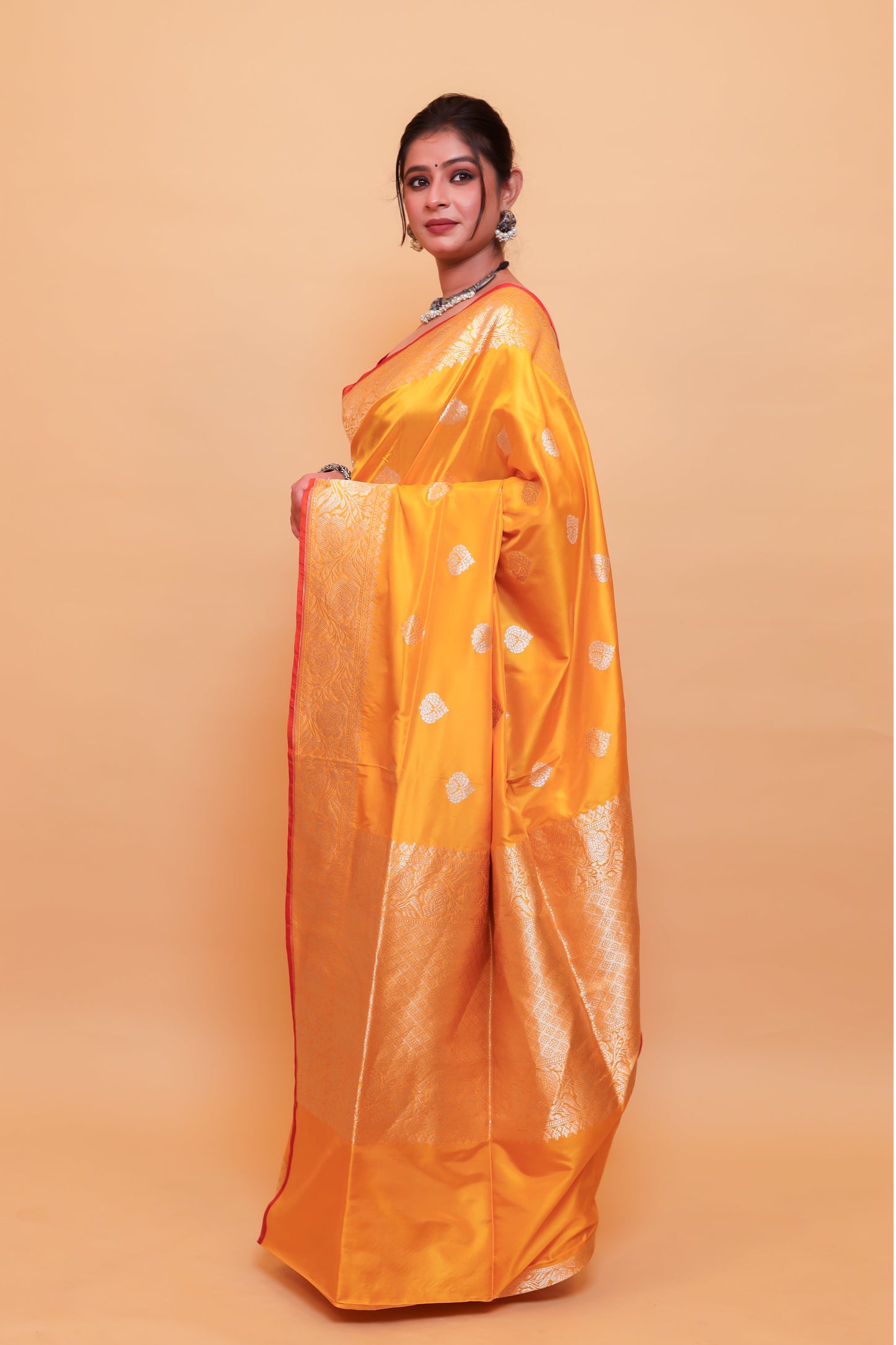 Mustard Katan Pure Silk Kadwa Saree - Panaya