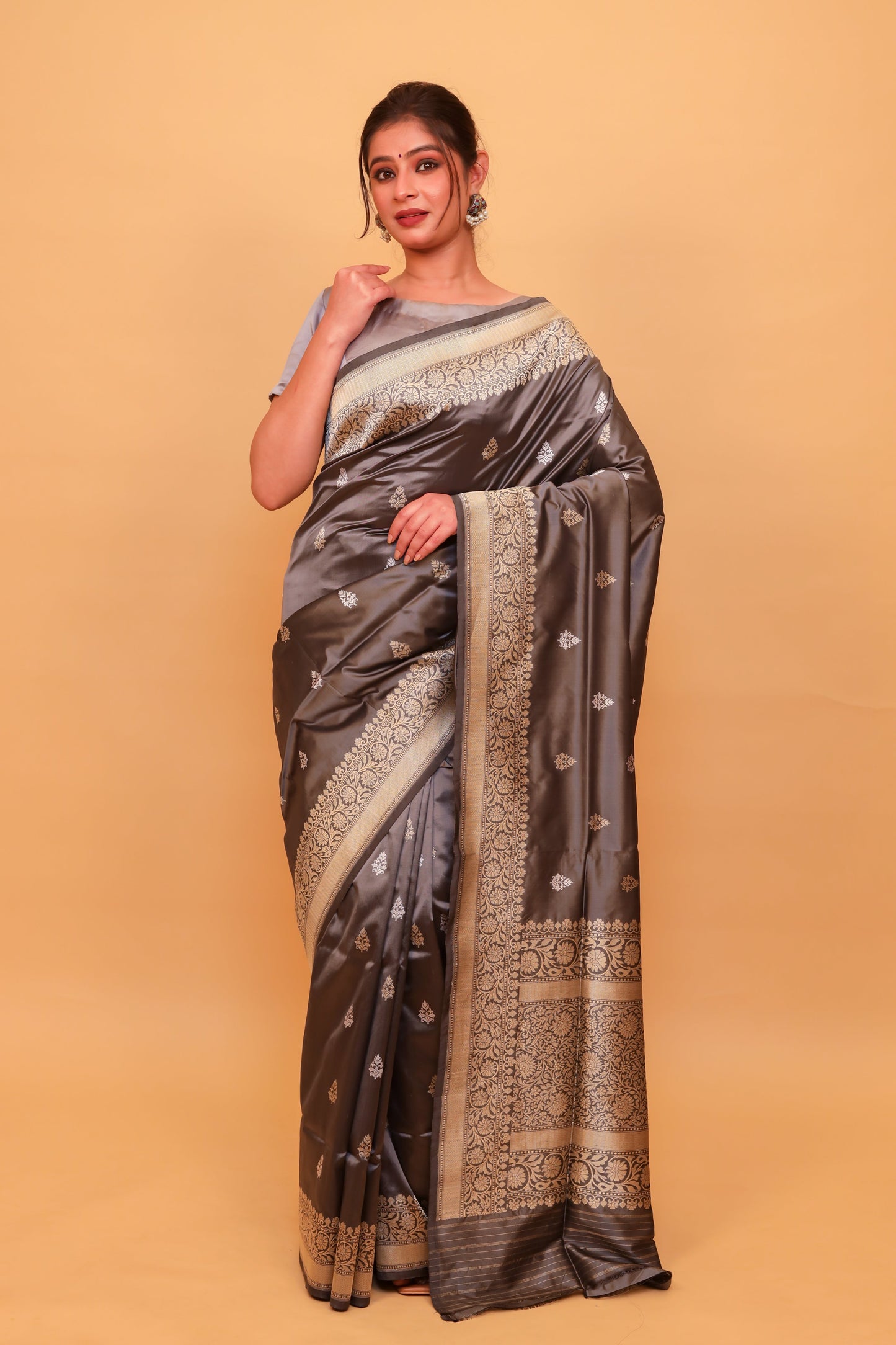 Grey Katan Pure Silk Kadwa Saree - Panaya