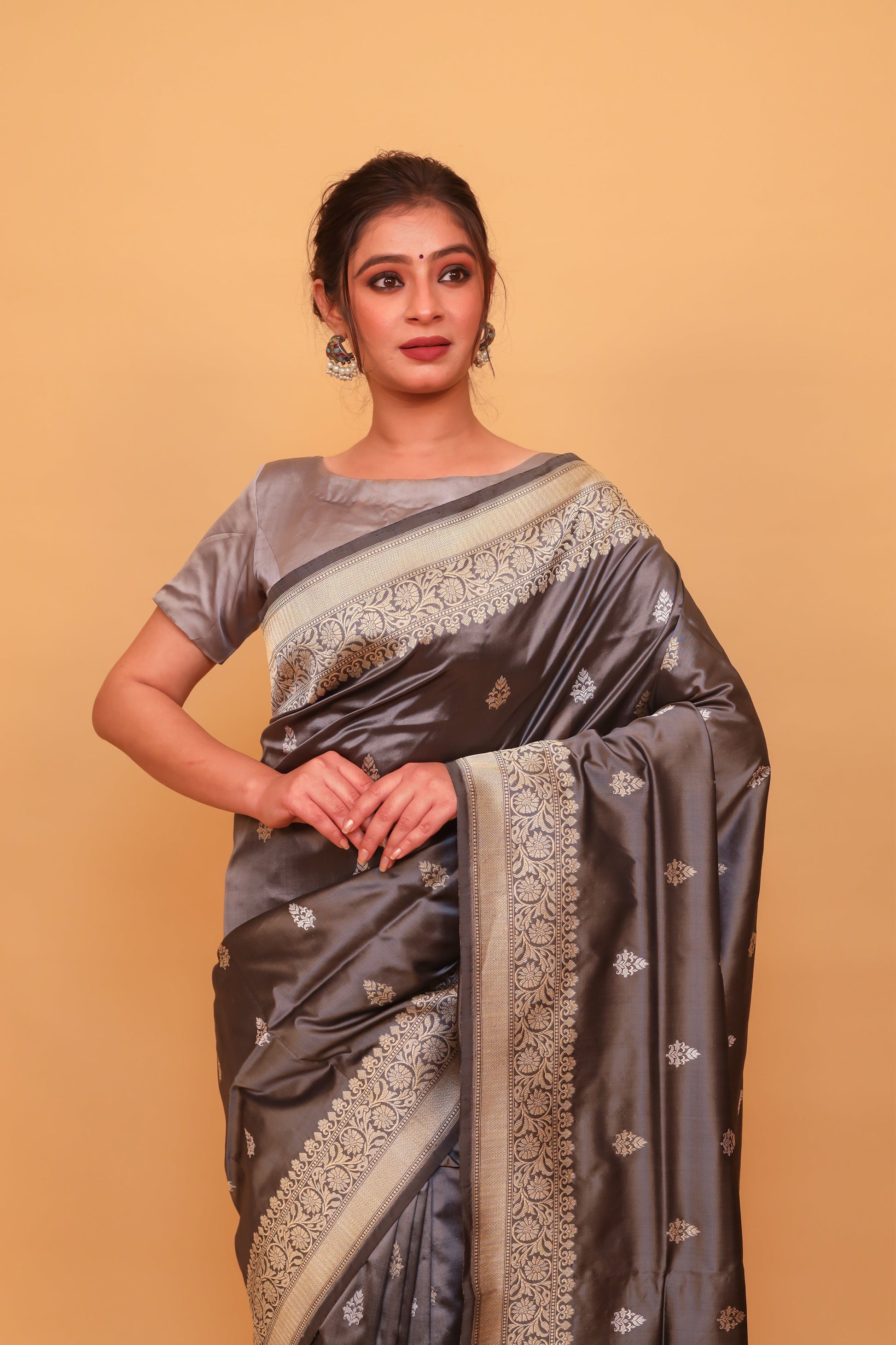 Grey Katan Pure Silk Kadwa Saree - Panaya