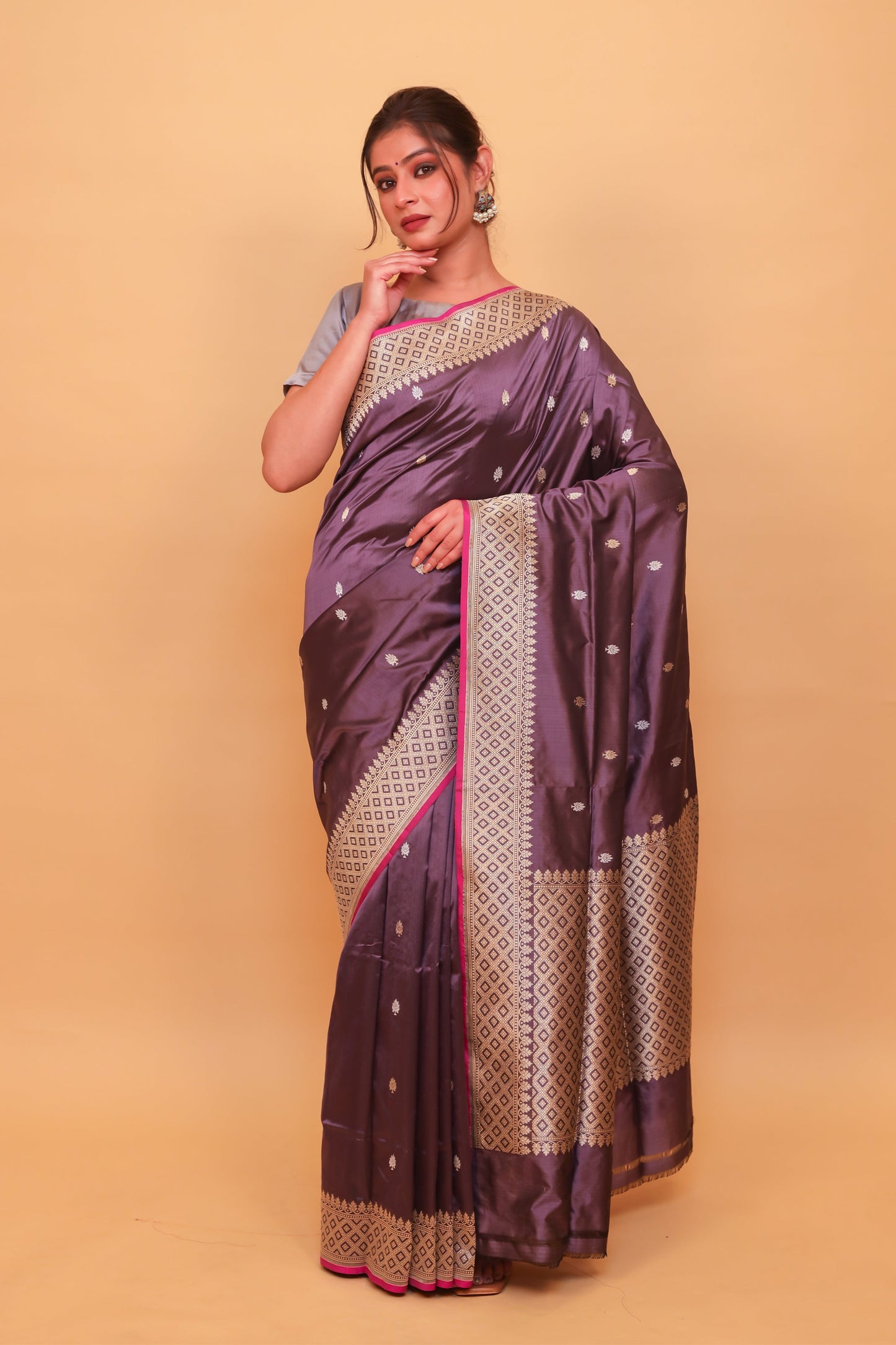 Grey Katan Pure Silk Kadwa Saree - Panaya