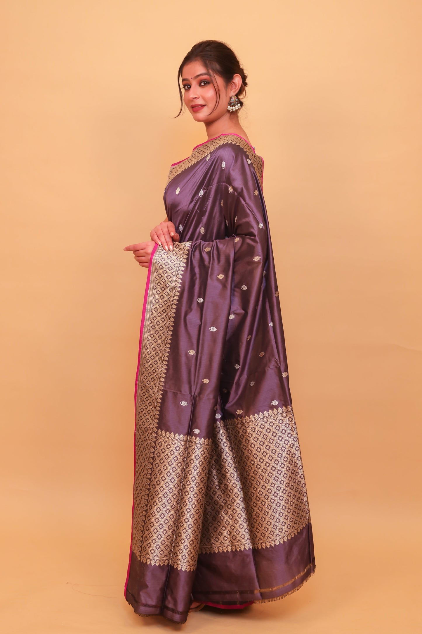 Grey Katan Pure Silk Kadwa Saree - Panaya