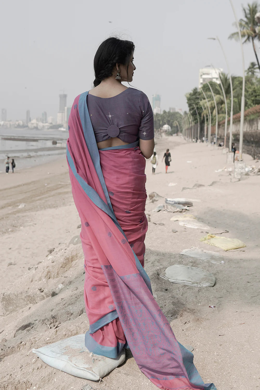 Handloom Rose Pink Pure Cotton Saree With Blue Border