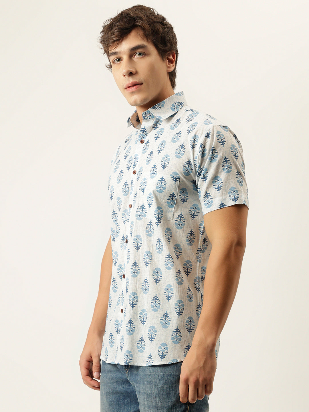 Millennial Men Blue White Printed Cotton Half Sleeve Shirts