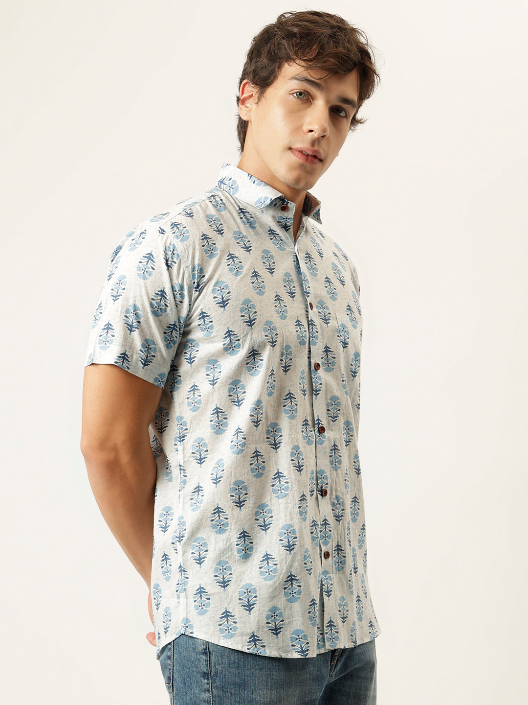 Millennial Men Blue White Printed Cotton Half Sleeve Shirts