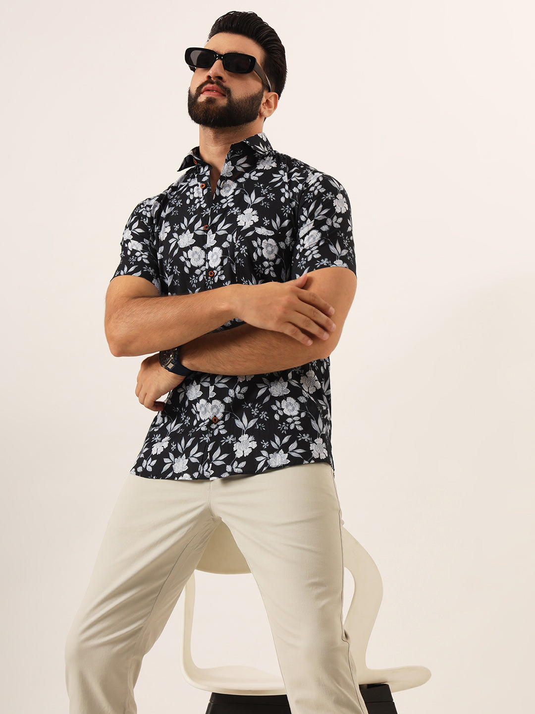 MILLENNIAL MEN Black Floral Print Pure Cotton Regular Fit Casual Half Sleeve