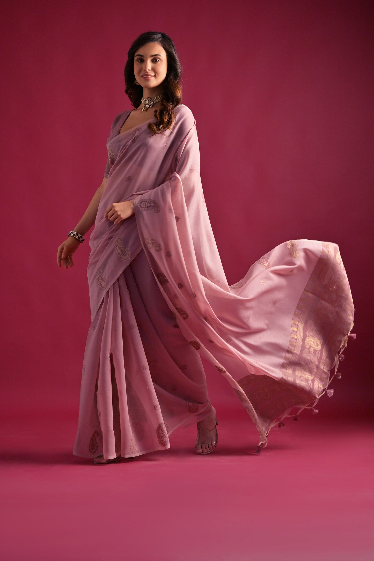 Gajiri Mul mul Cotton Keri Woven Artisan saree