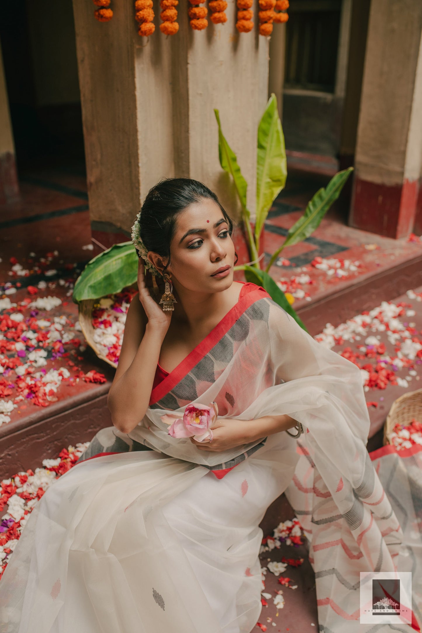 Manohari I Handloom Red and White silk saree