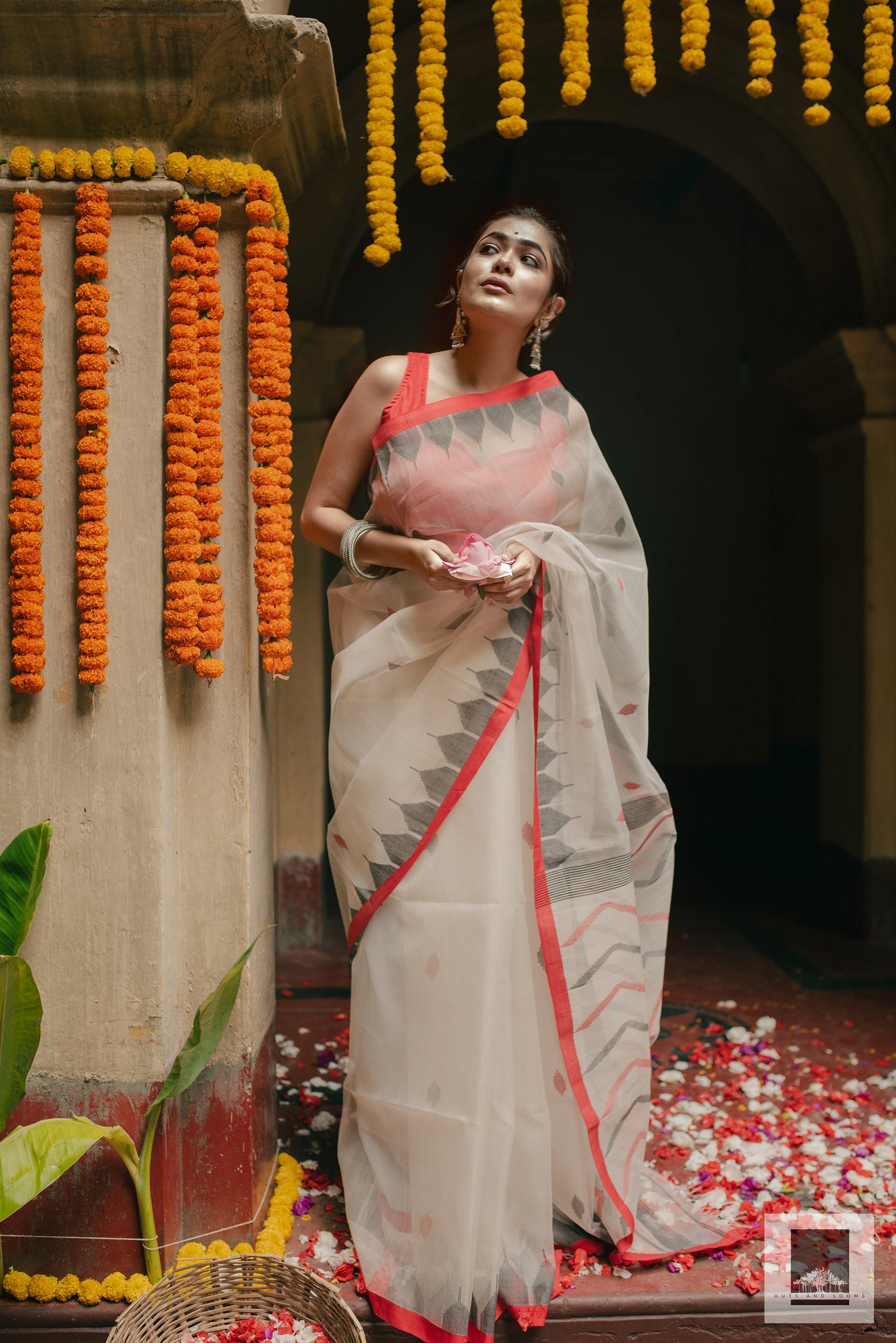 Manohari I Handloom Red and White silk saree