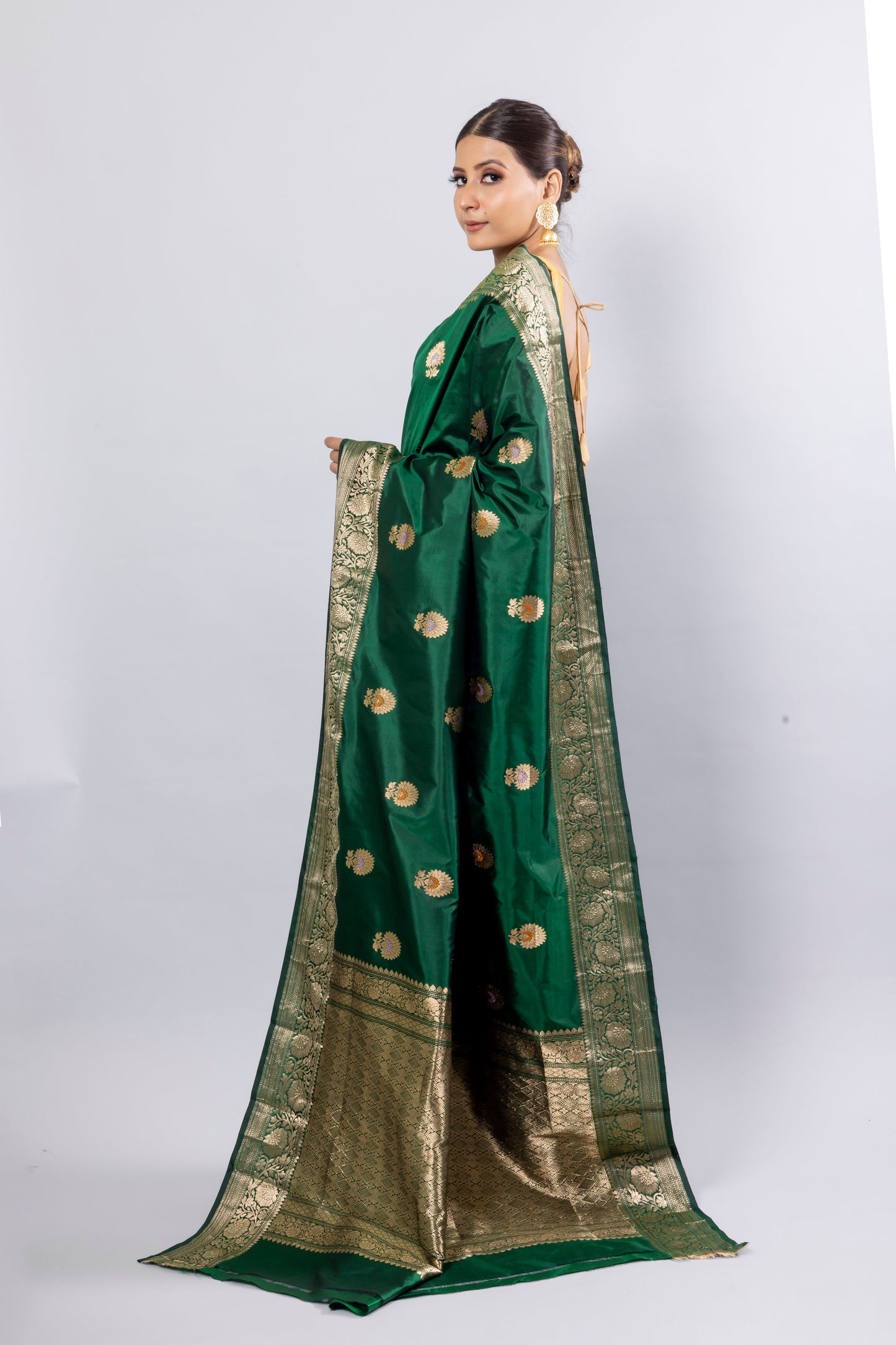 Bottle Green Handwoven Kadwa Katan Silk Saree - Panaya