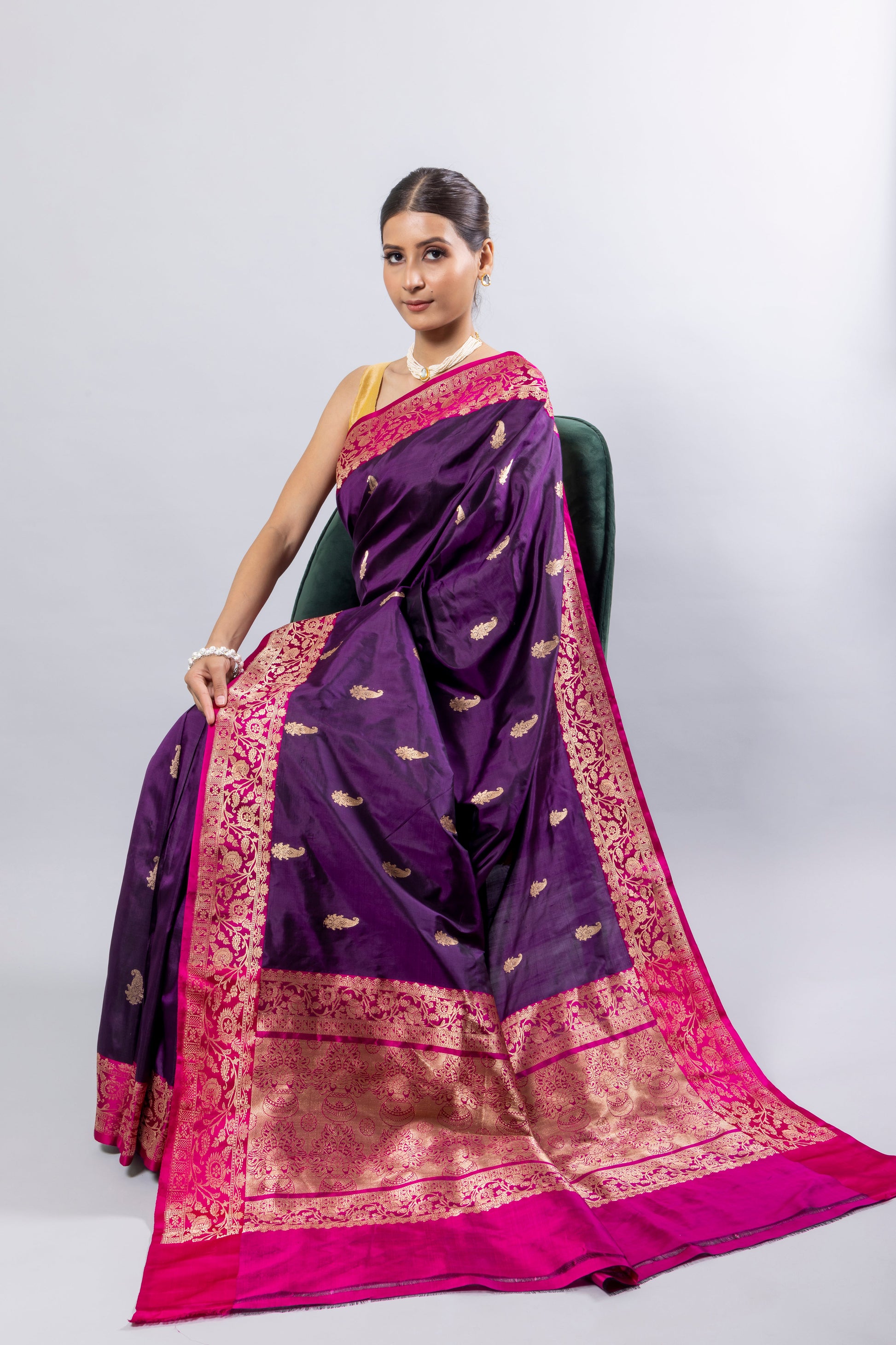 Magenta Handwoven Kadwa Katan Silk Saree - Panaya