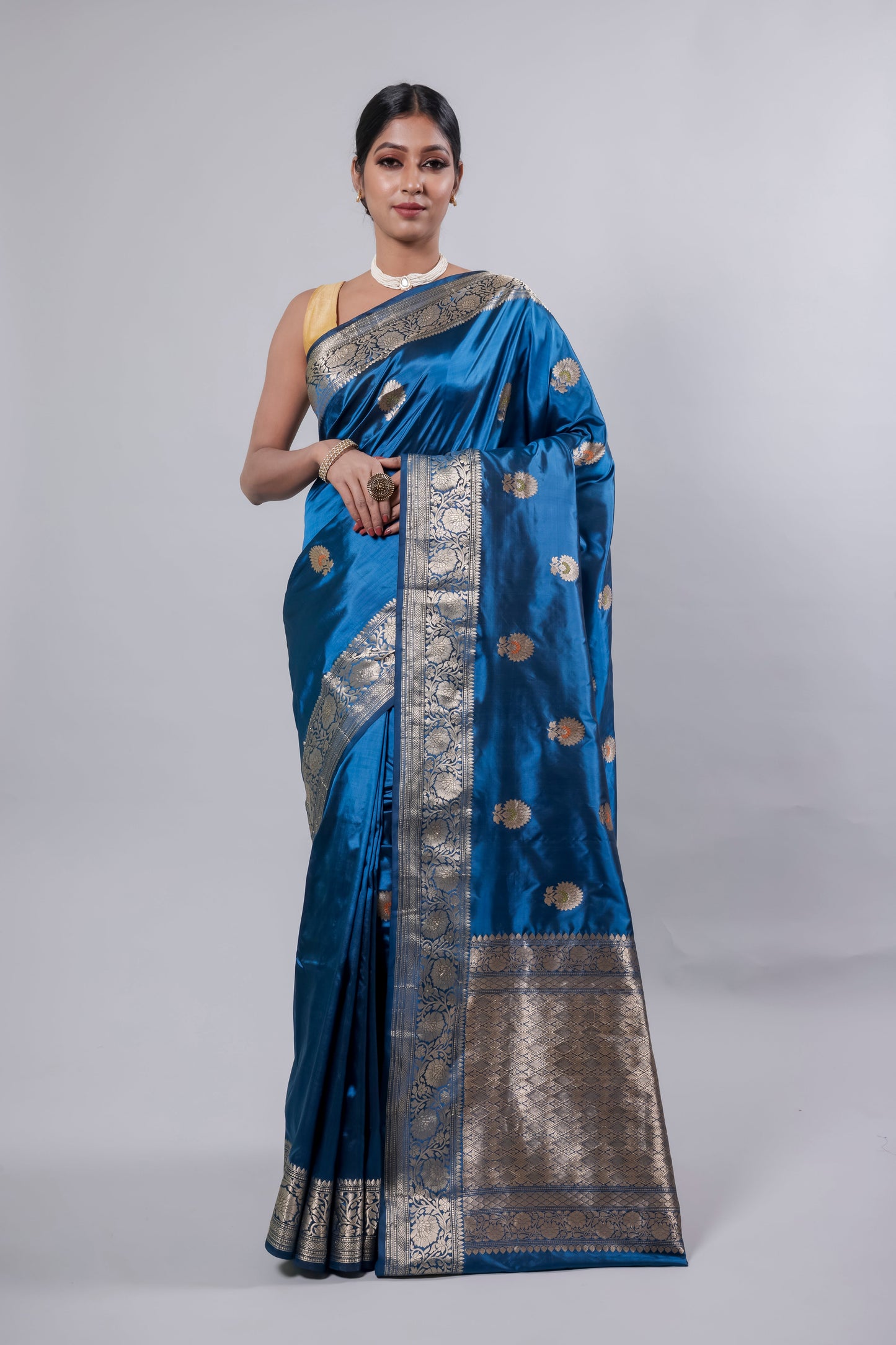 Blue Handwoven Kadwa Katan Silk Saree - Panaya