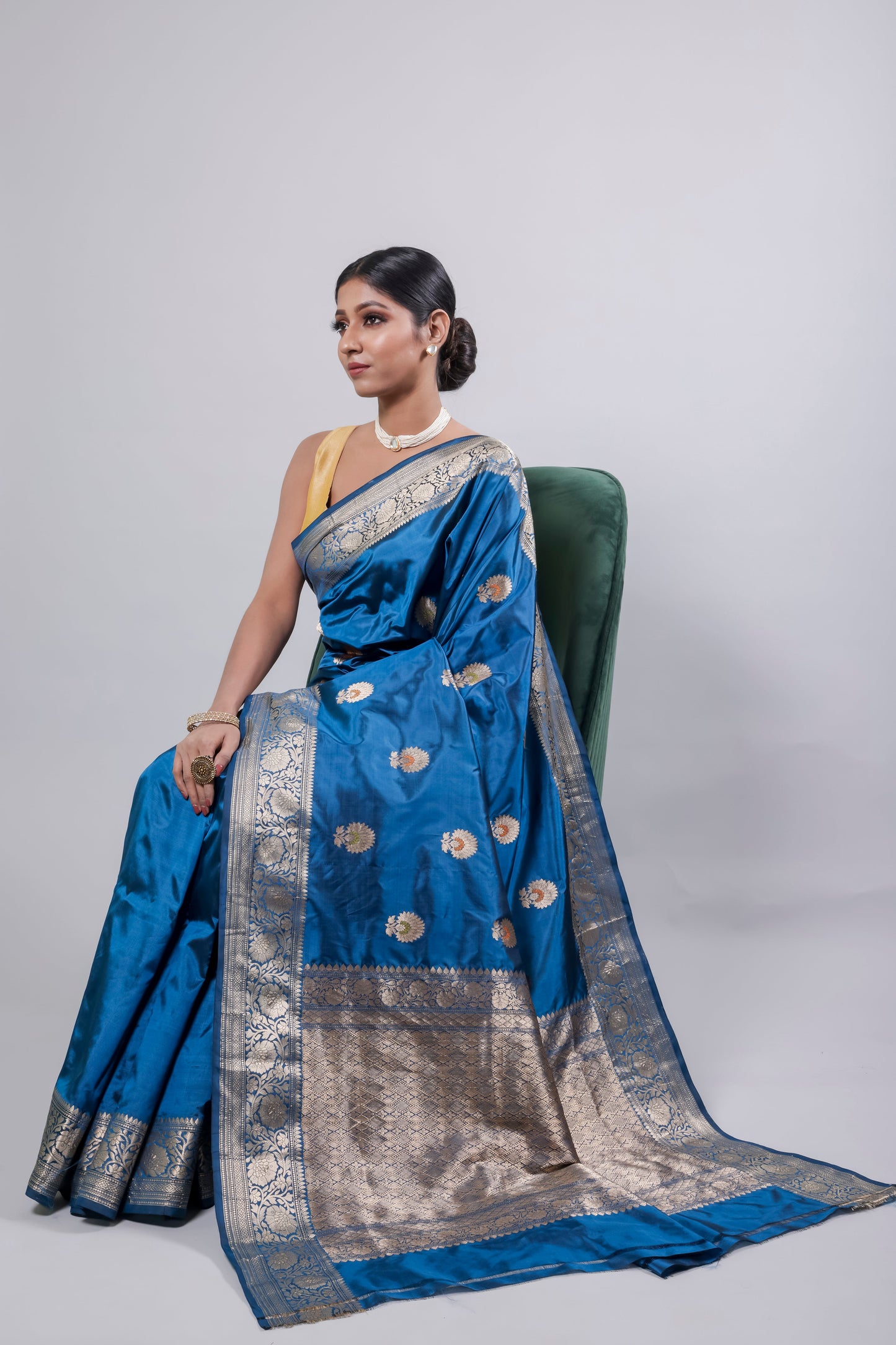 Blue Handwoven Kadwa Katan Silk Saree - Panaya