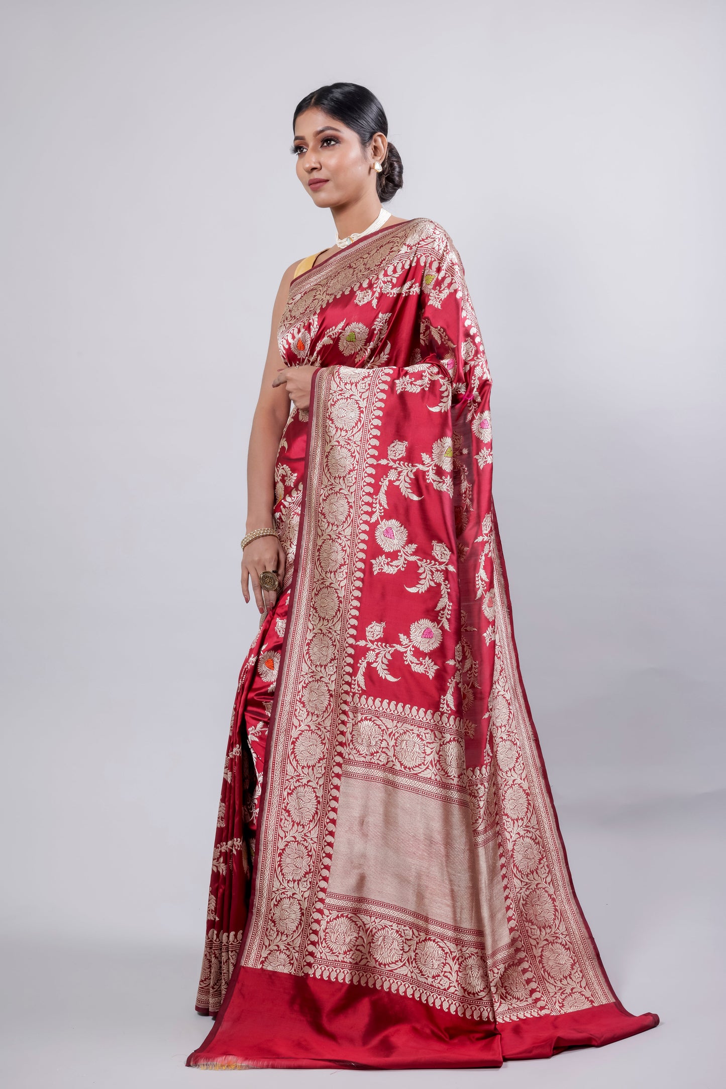 Maroon Handwoven Kadwa Katan Silk Saree - Panaya