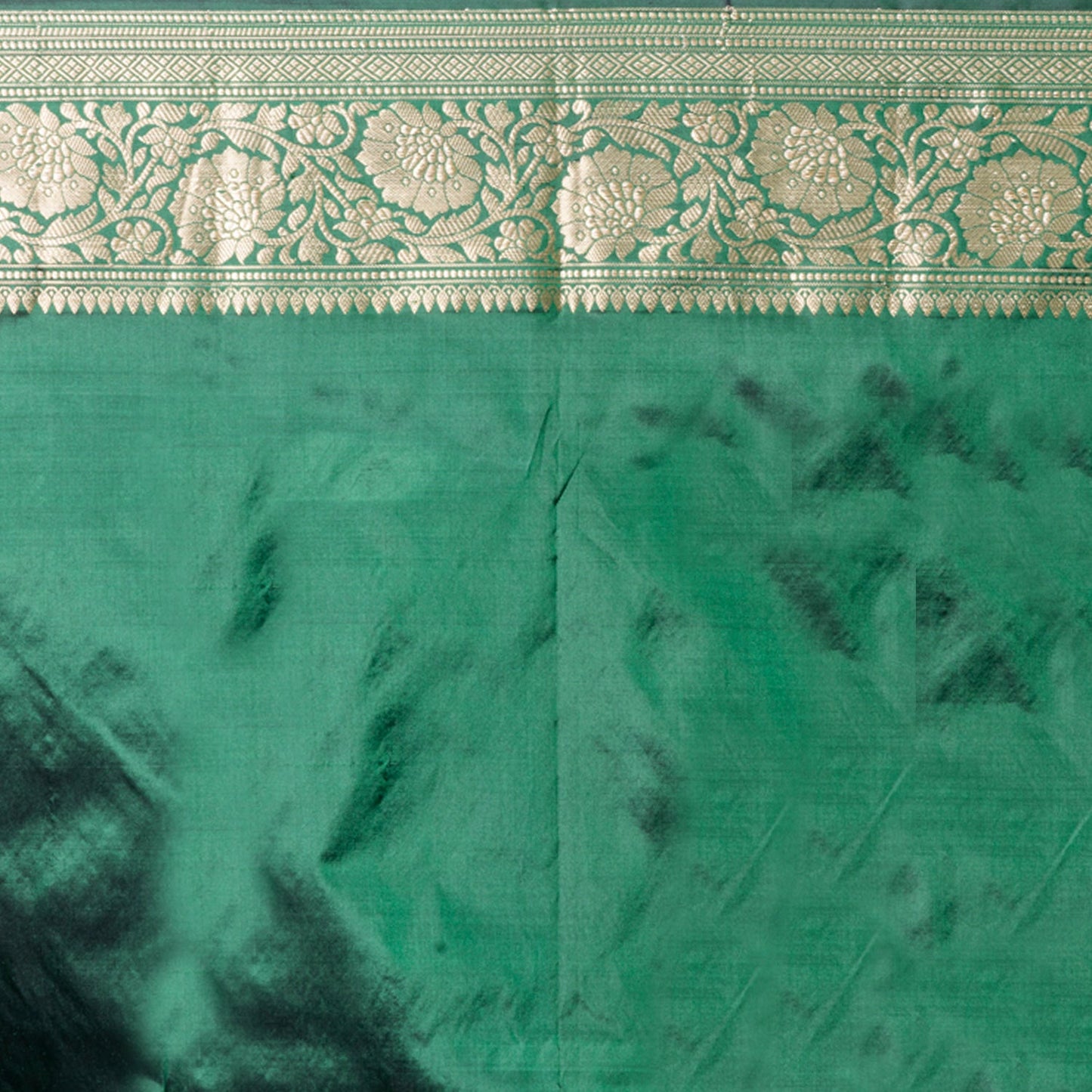 Bottle Green Handwoven Kadwa Katan Silk Saree - Panaya