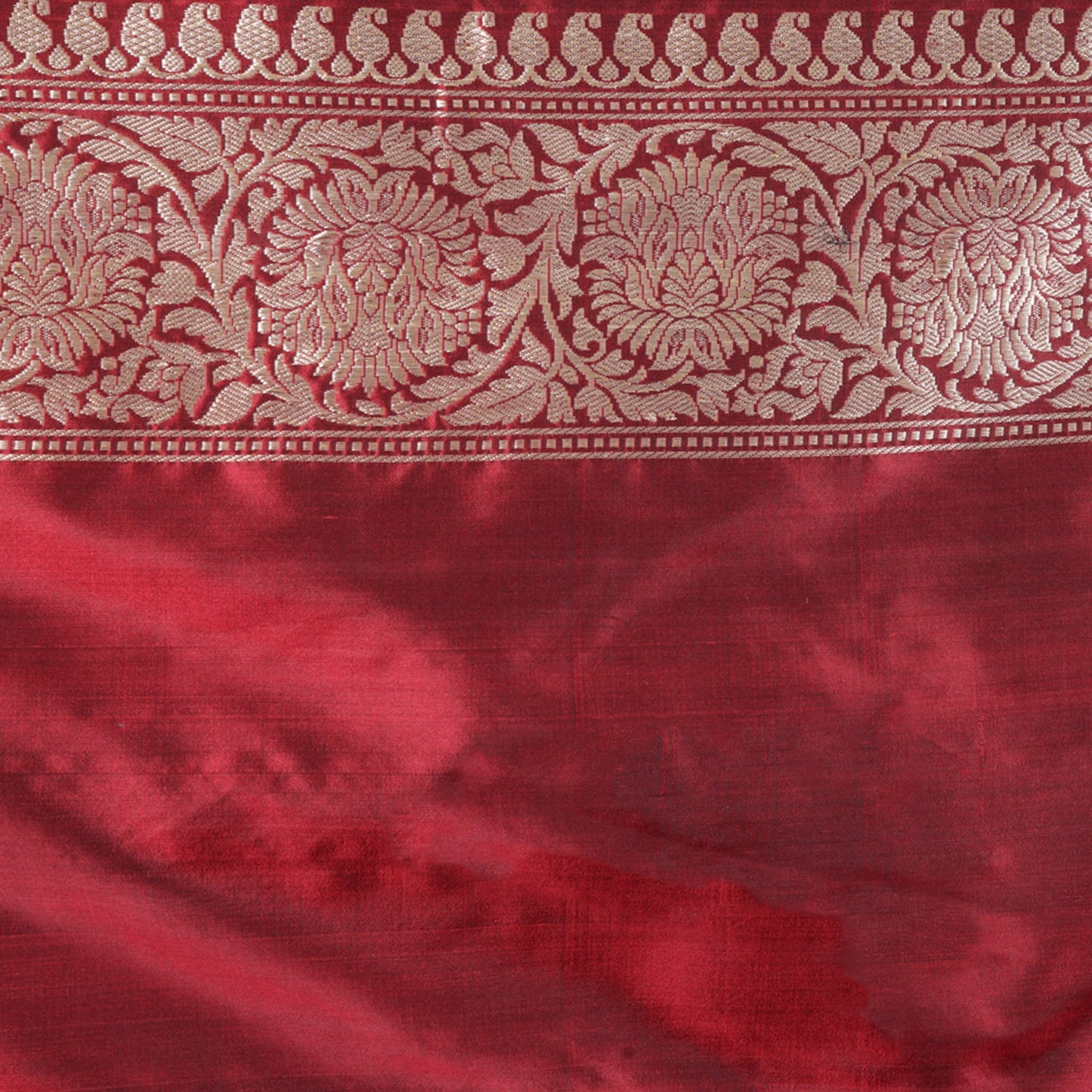 Maroon Handwoven Kadwa Katan Silk Saree - Panaya