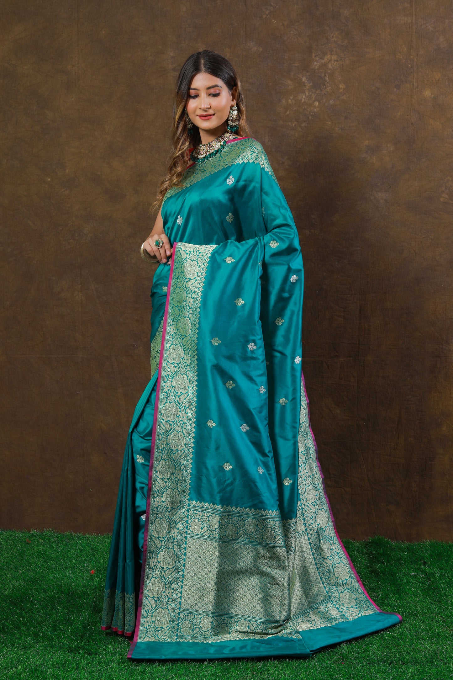 Teal Handwoven Kadwa Katan Silk Saree - Panaya