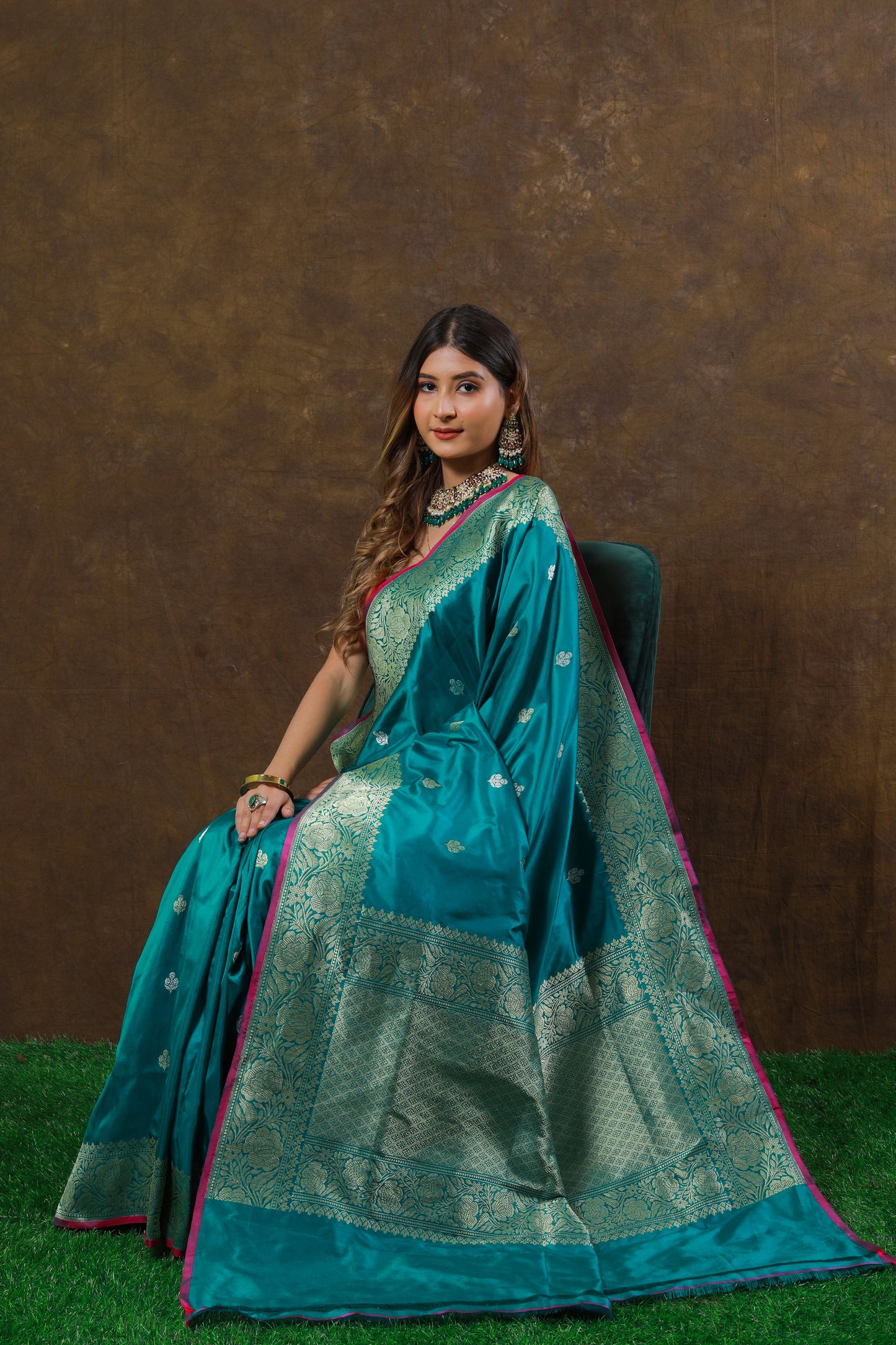 Teal Handwoven Kadwa Katan Silk Saree - Panaya