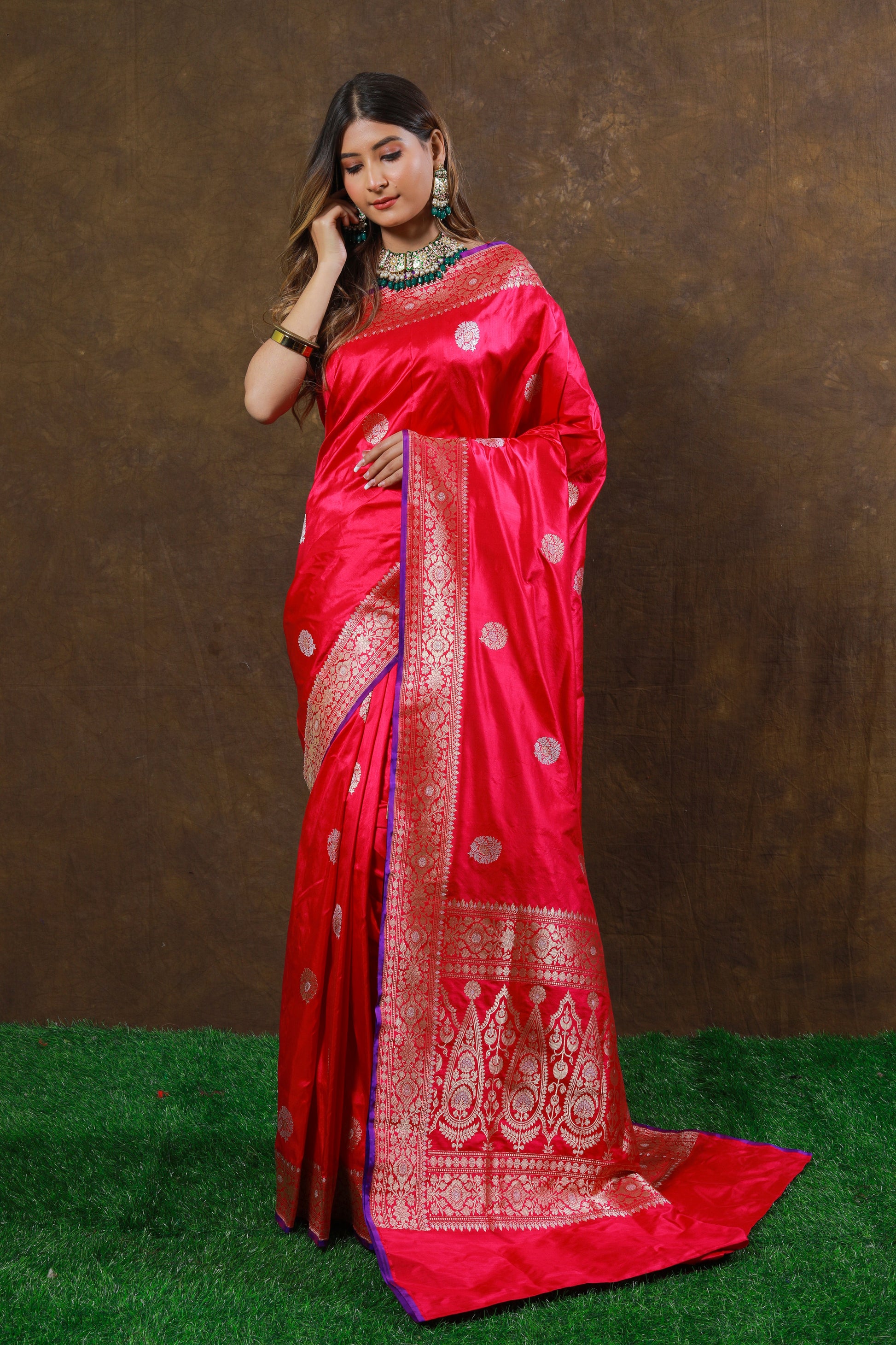 Red Handwoven Kadwa Katan Silk Saree - Panaya