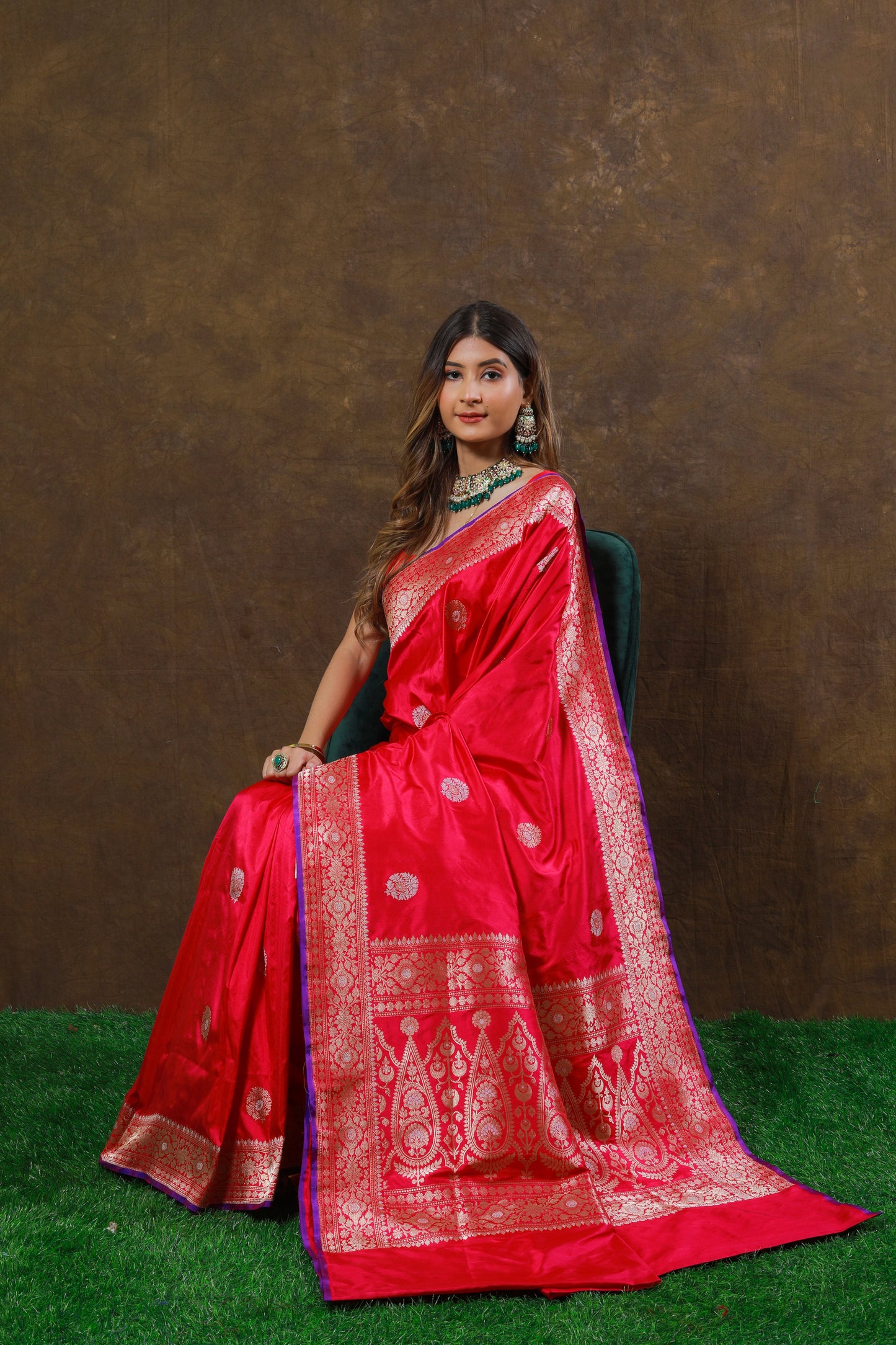 Red Handwoven Kadwa Katan Silk Saree - Panaya