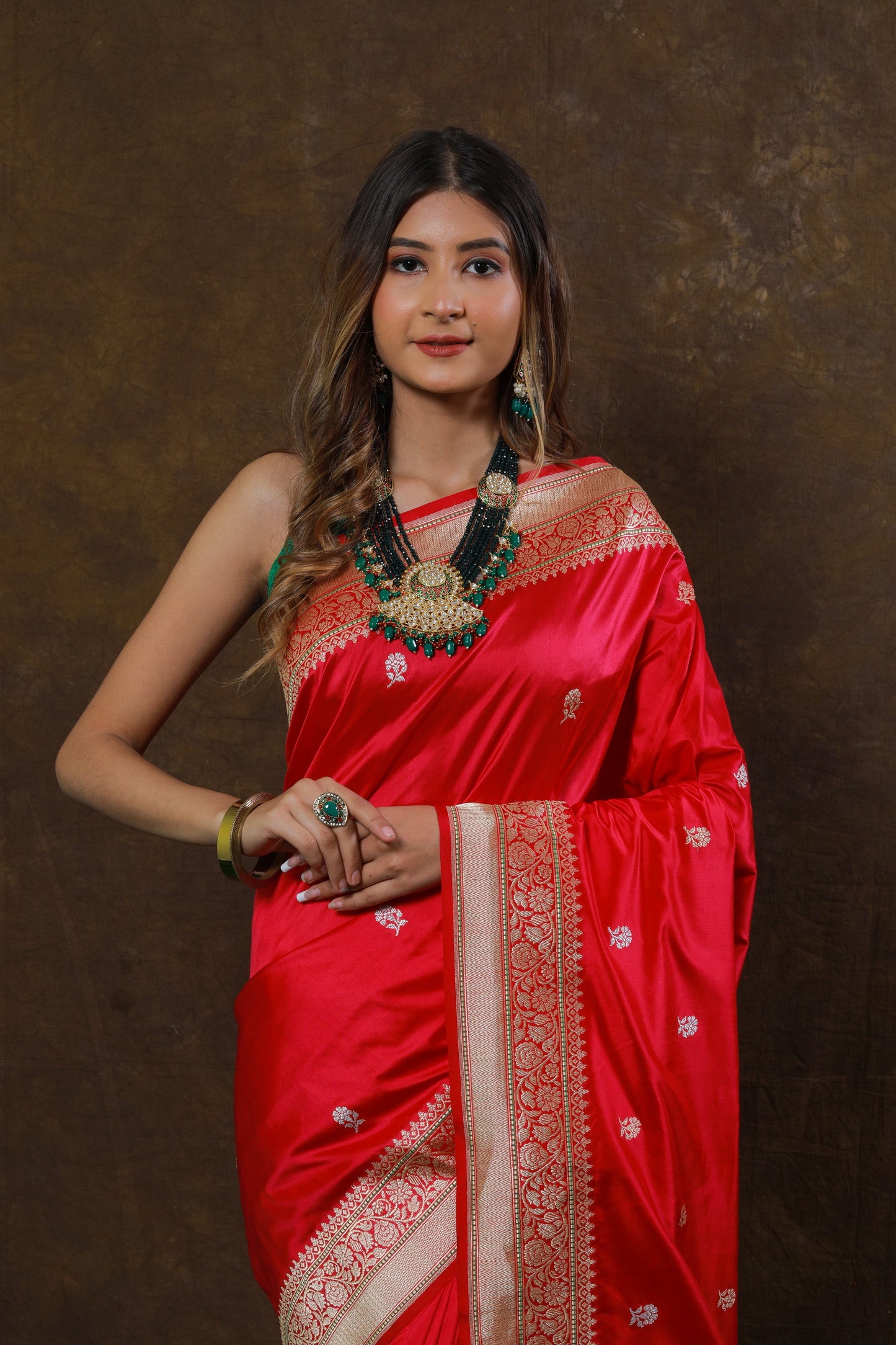 Red Handwoven Kadwa Katan Silk Saree - Panaya