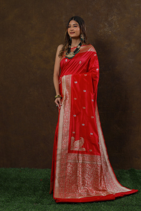 Red Handwoven Kadwa Katan Silk Saree - Panaya