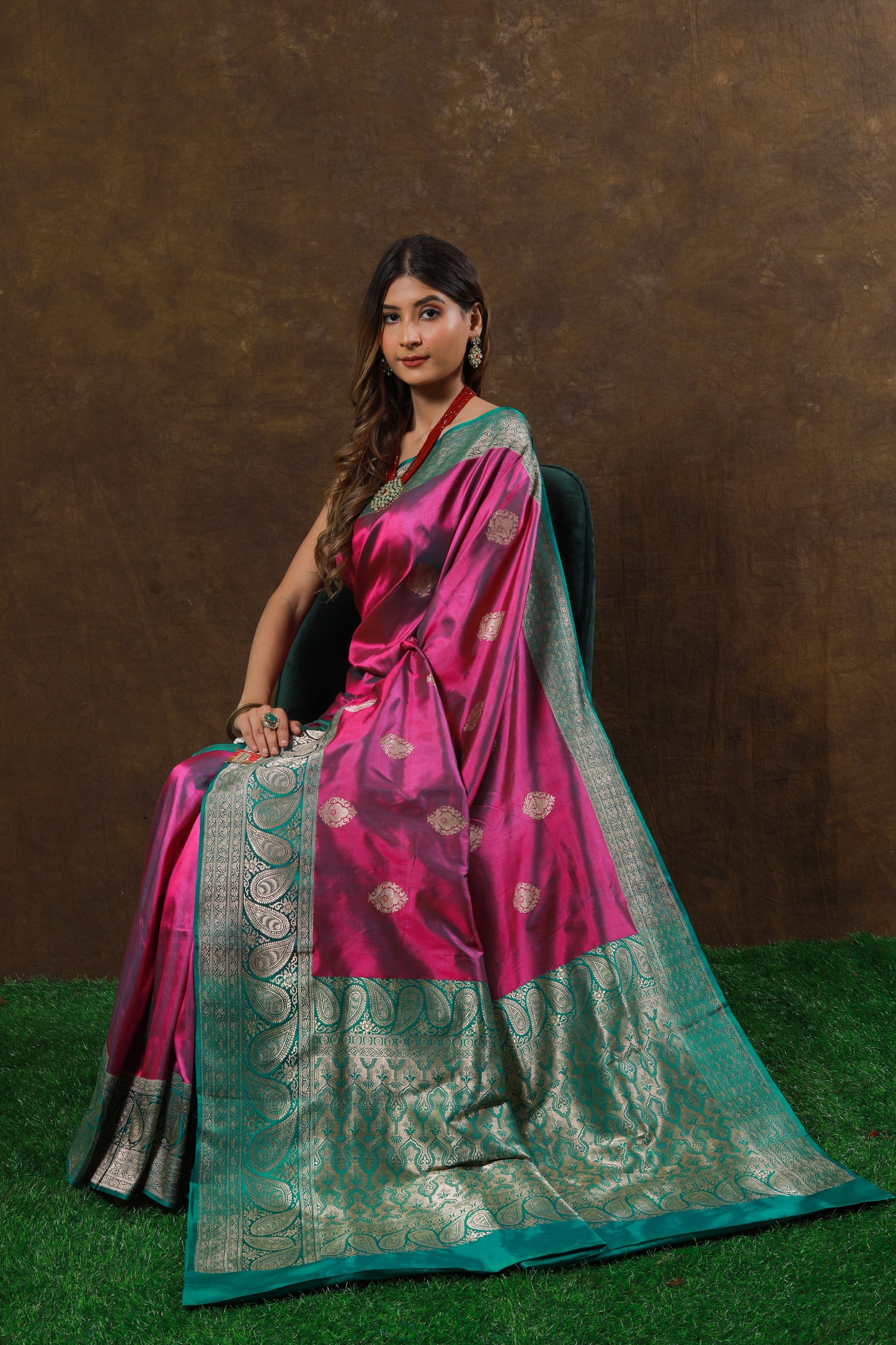 Magenta Handwoven Kadwa Katan Pure Silk Saree - Panaya