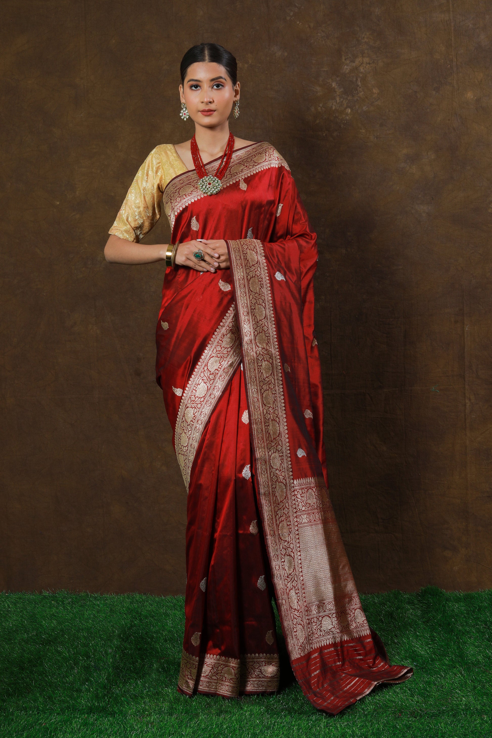 Maroon Handwoven Kadwa Katan Silk Saree - Panaya