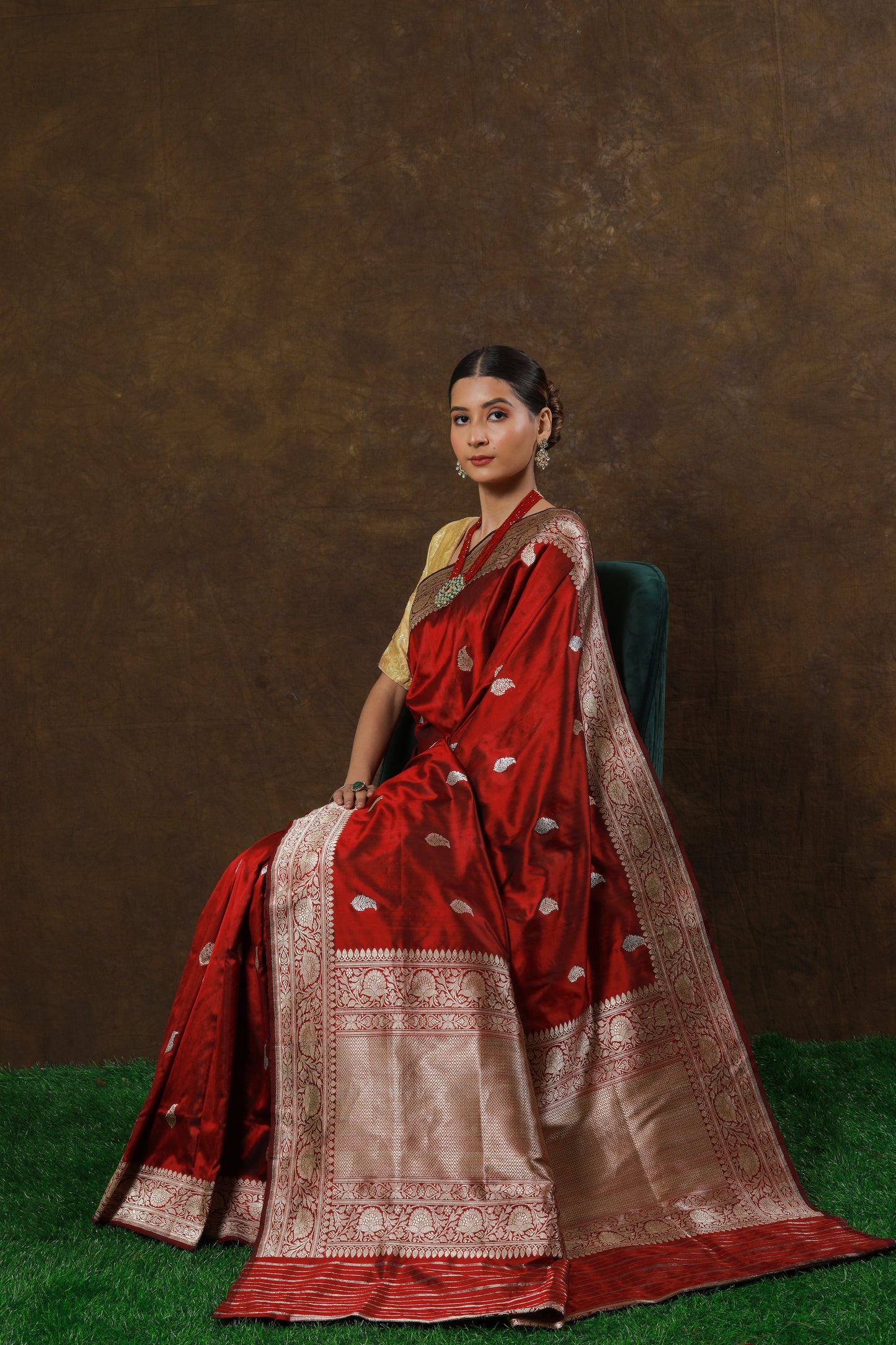 Maroon Handwoven Kadwa Katan Silk Saree - Panaya