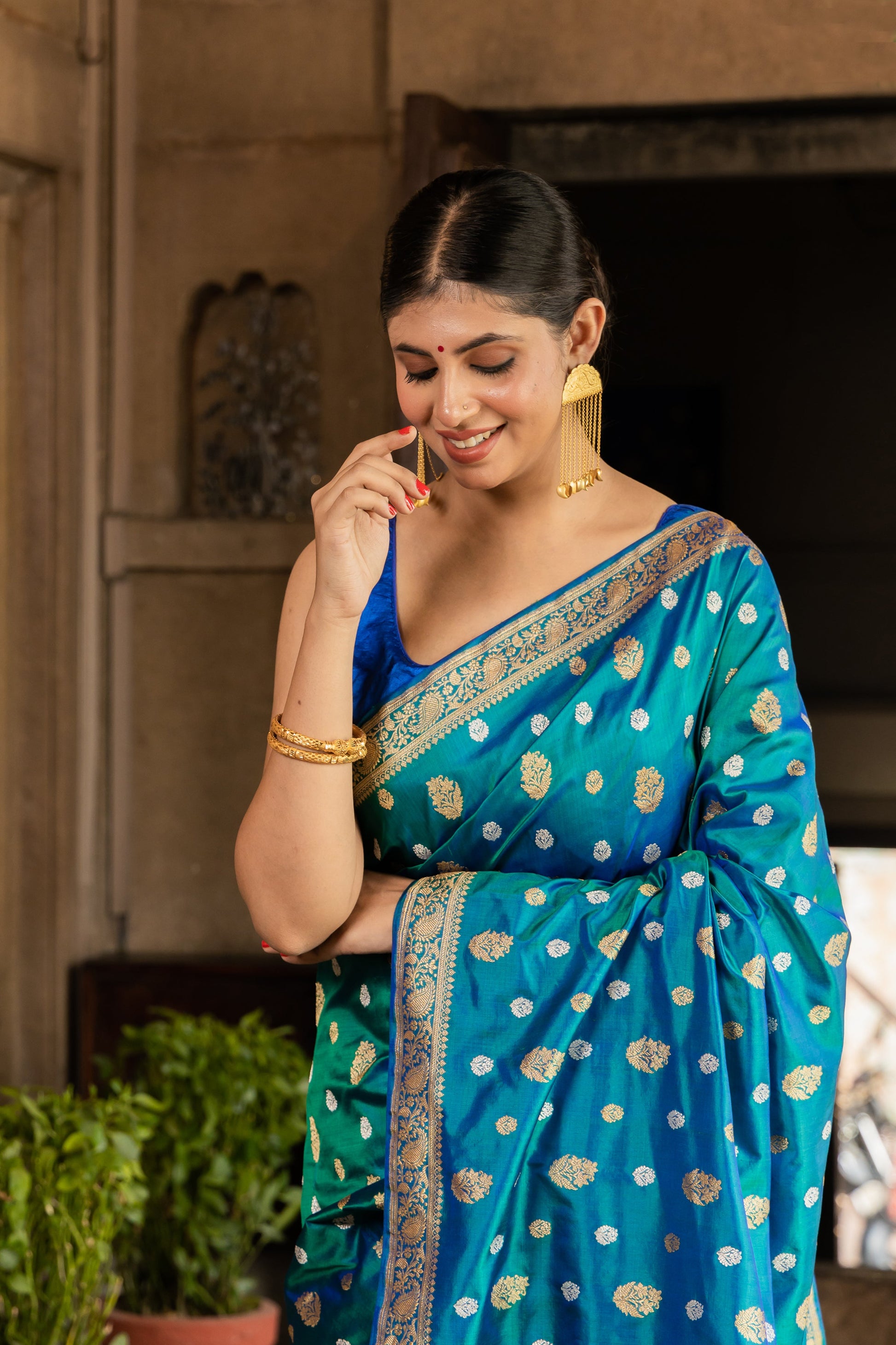 Teal Handwoven Kadwa Katan Silk Saree - Panaya