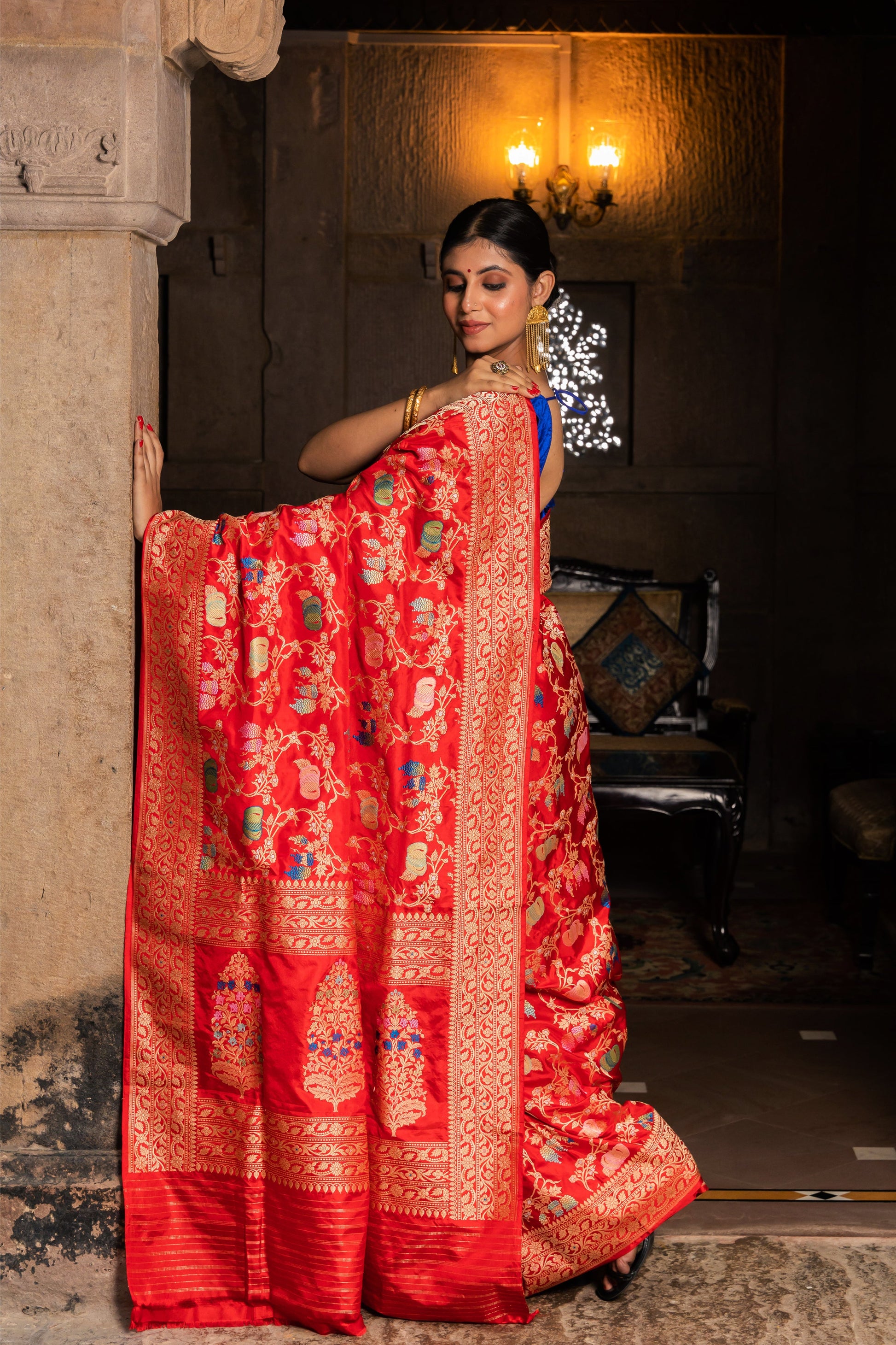 Red Handwoven Kadwa Katan Silk Saree - Panaya