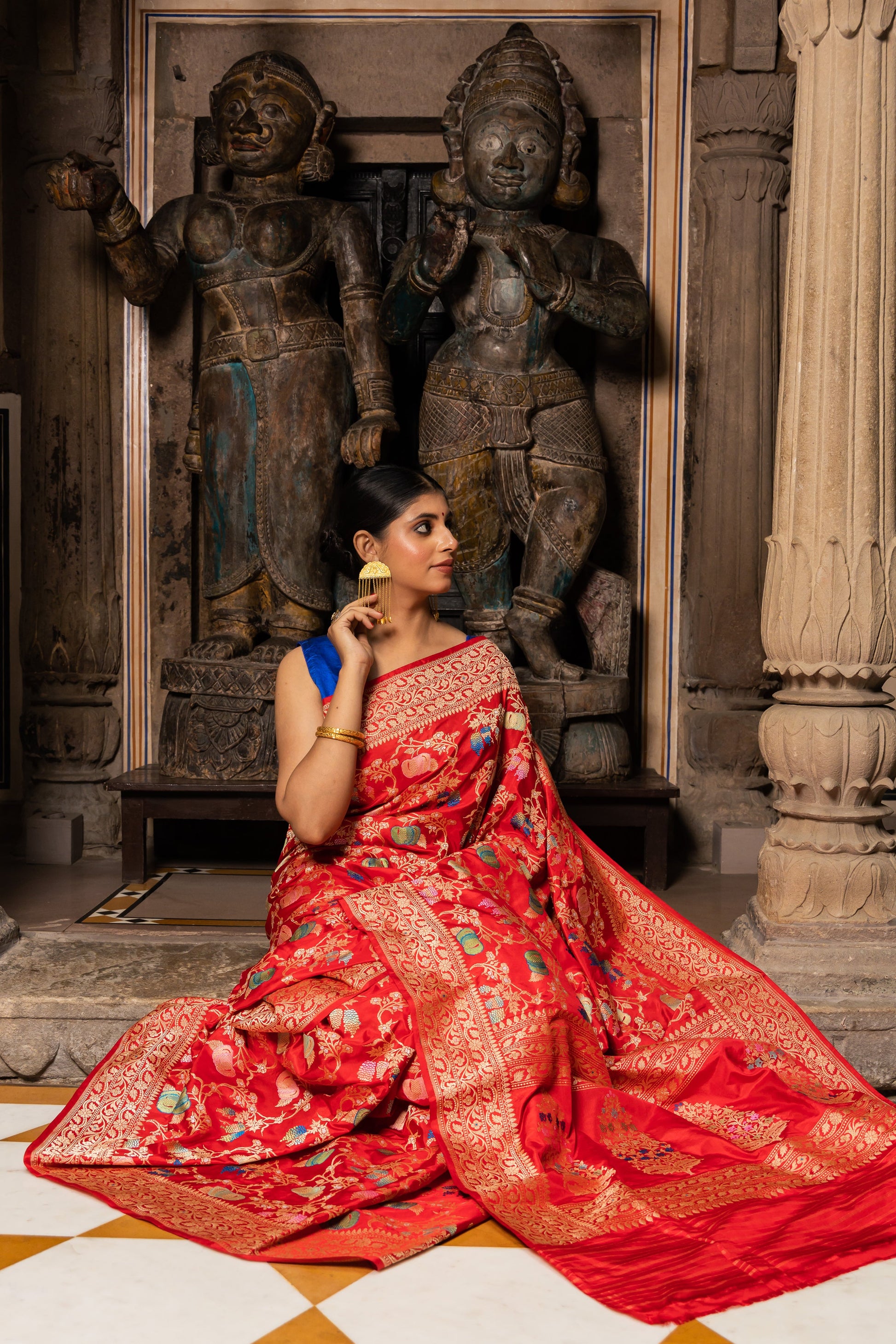 Red Handwoven Kadwa Katan Silk Saree - Panaya