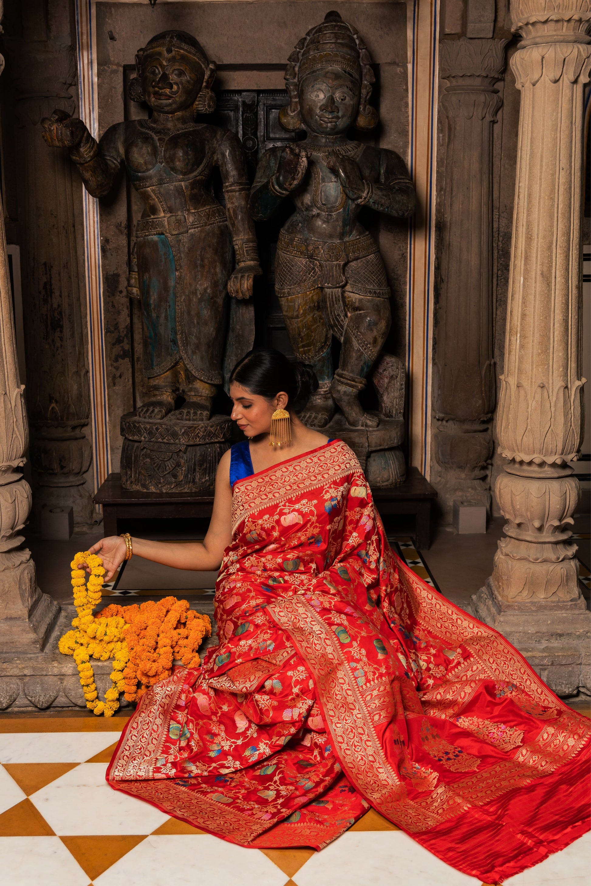 Red Handwoven Kadwa Katan Silk Saree - Panaya