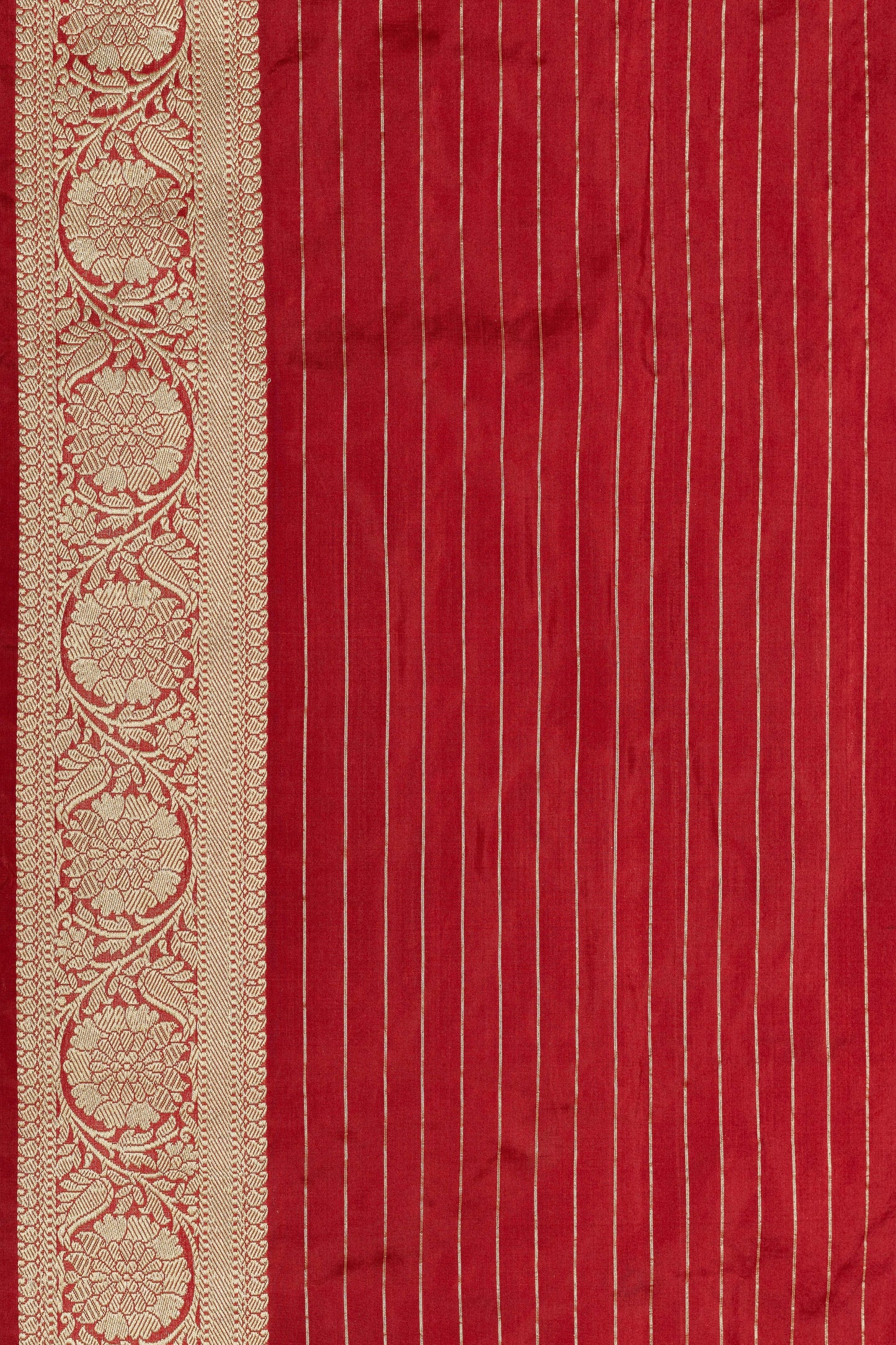 Red Handwoven Kadwa Katan Silk Saree - Panaya