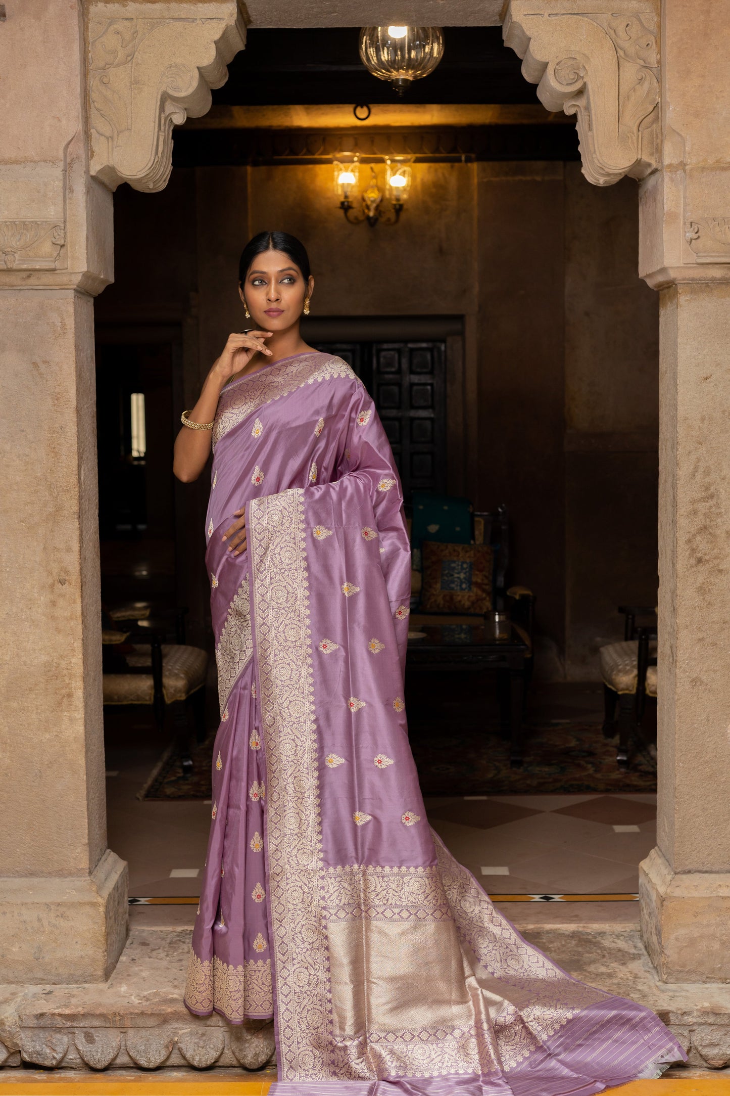 Lavender Handwoven Kadwa Katan Silk Saree - Panaya