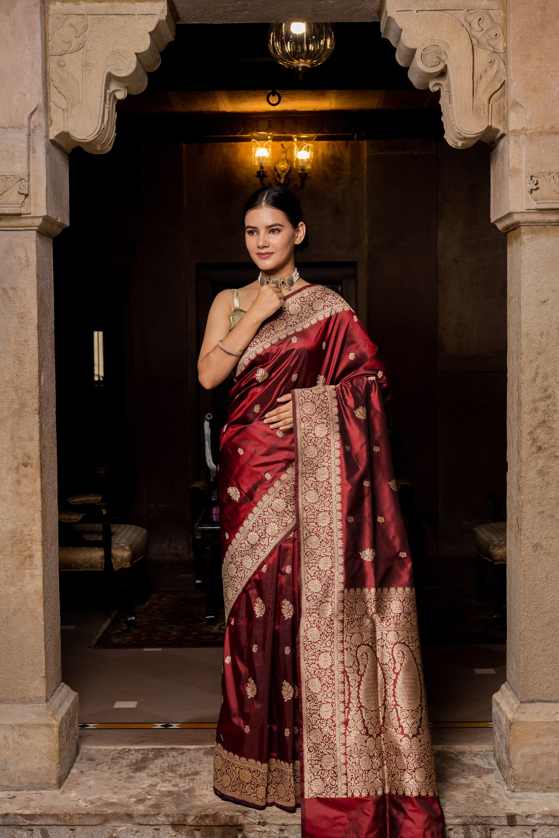 Maroon Handwoven Kadwa Katan Silk Saree - Panaya