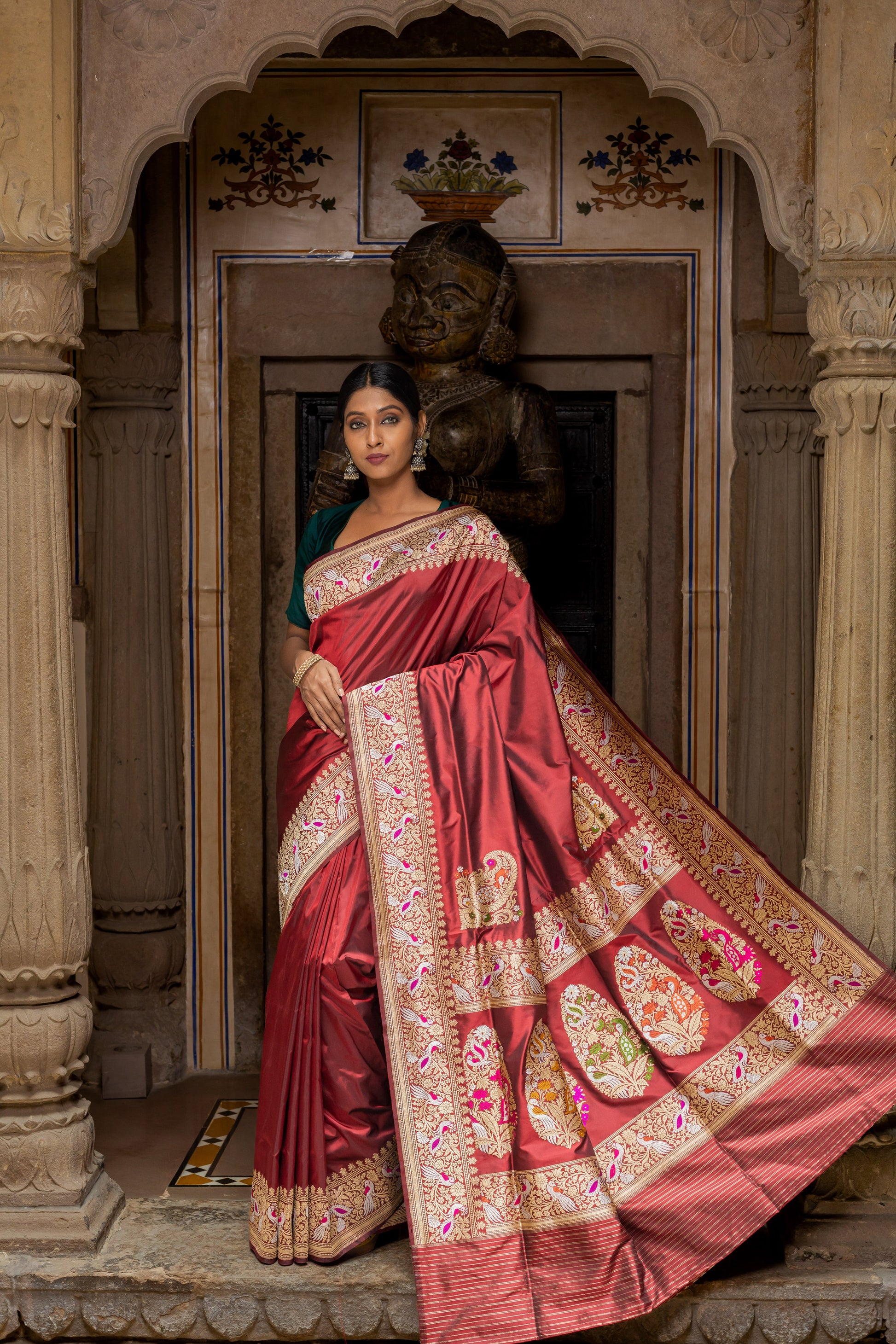 Maroon Handwoven Kadwa Katan Silk Saree - Panaya