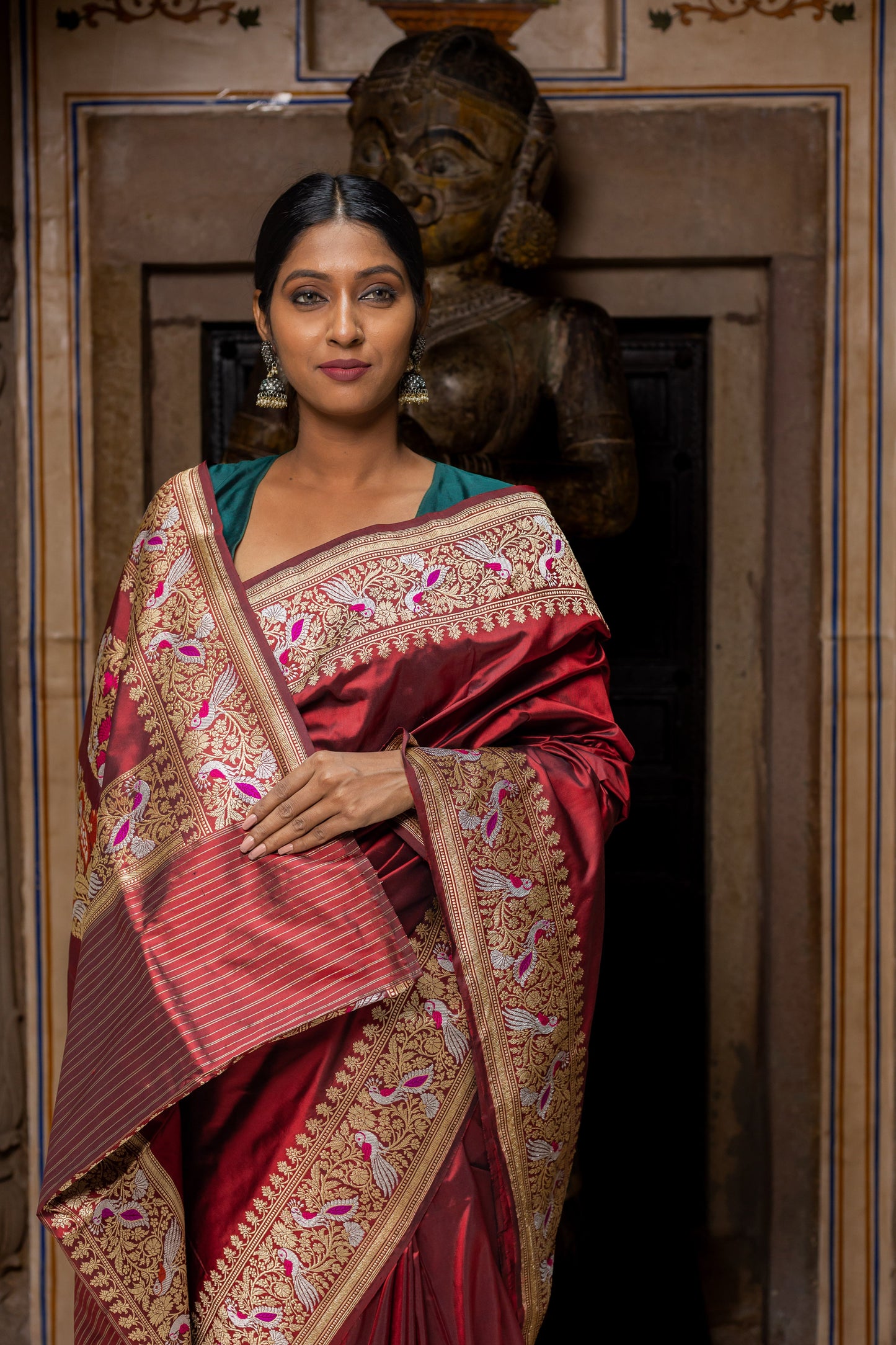 Maroon Handwoven Kadwa Katan Silk Saree - Panaya