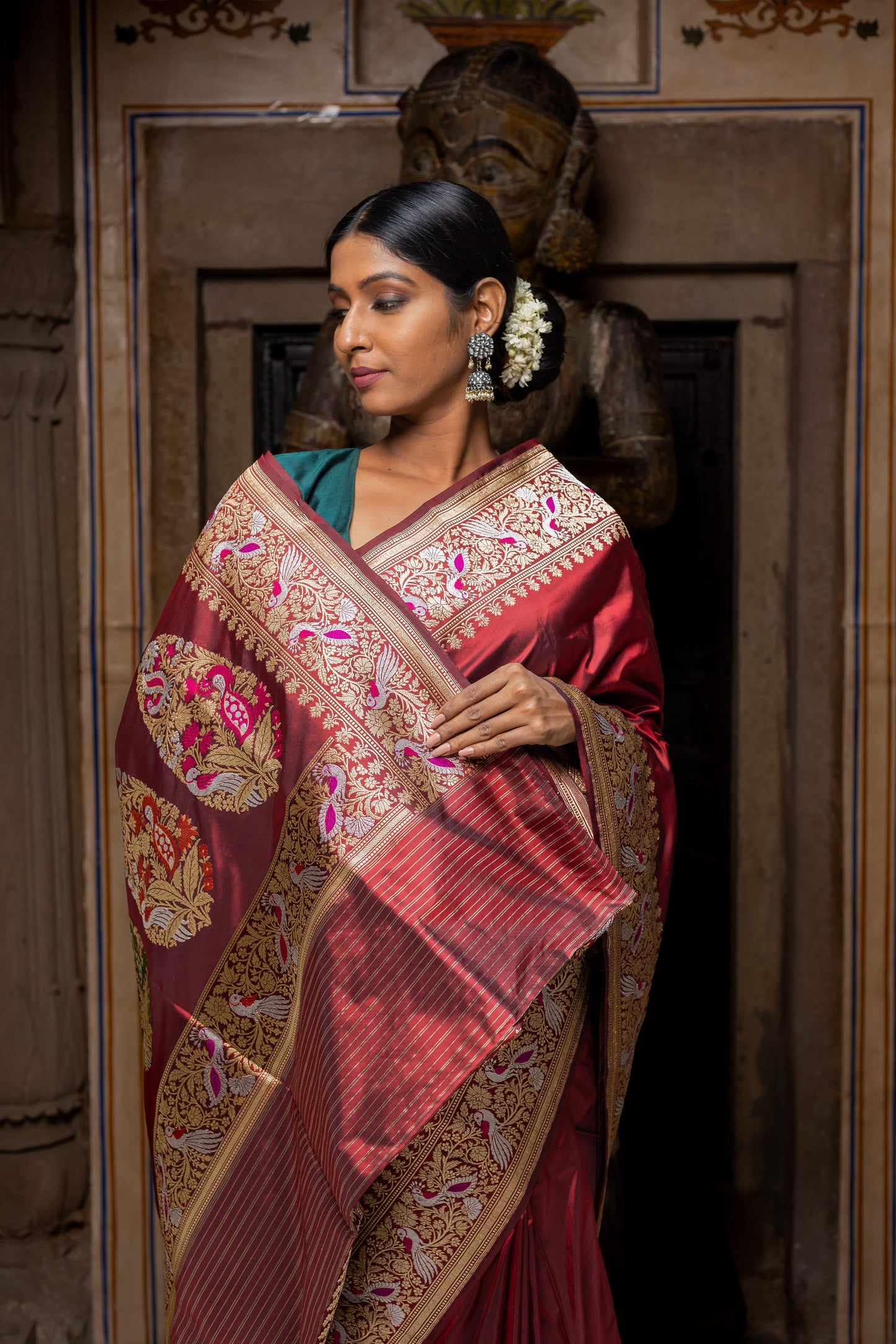 Maroon Handwoven Kadwa Katan Silk Saree - Panaya